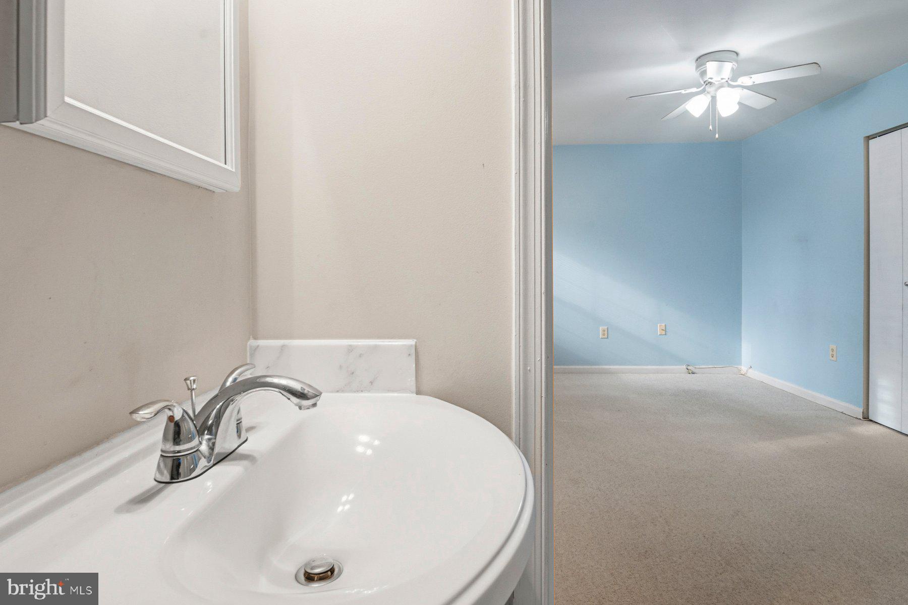 CROMWELL FOUNTAIN - Residential