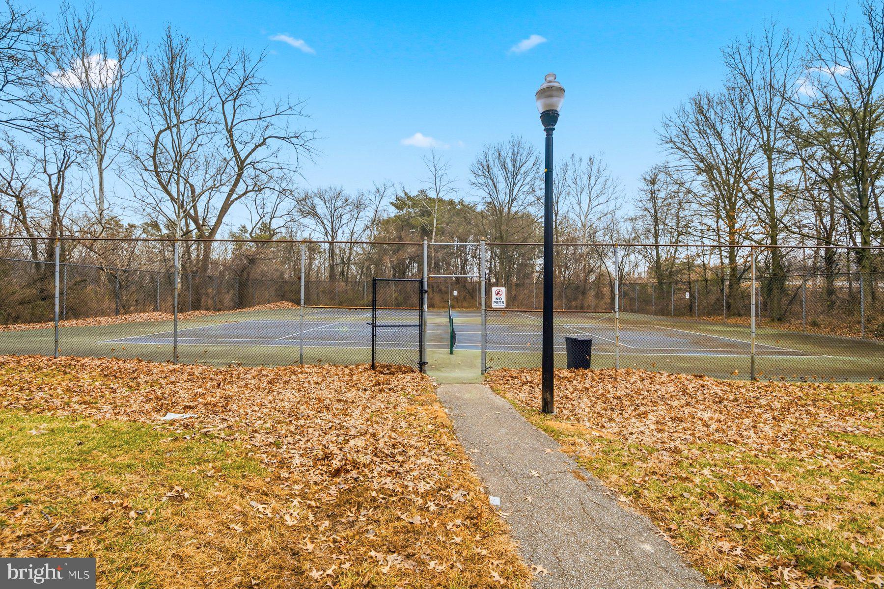 CROMWELL FOUNTAIN - Residential