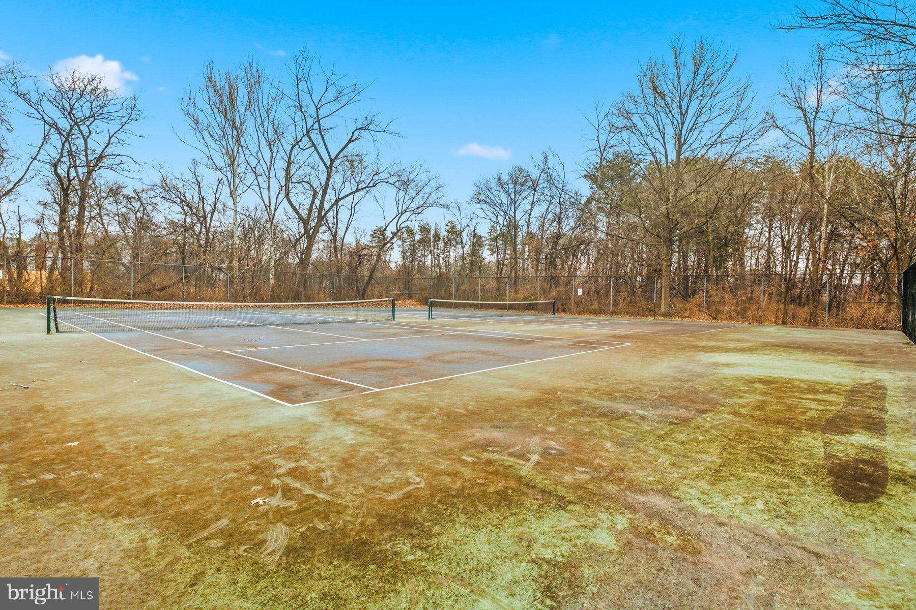 CROMWELL FOUNTAIN - Residential