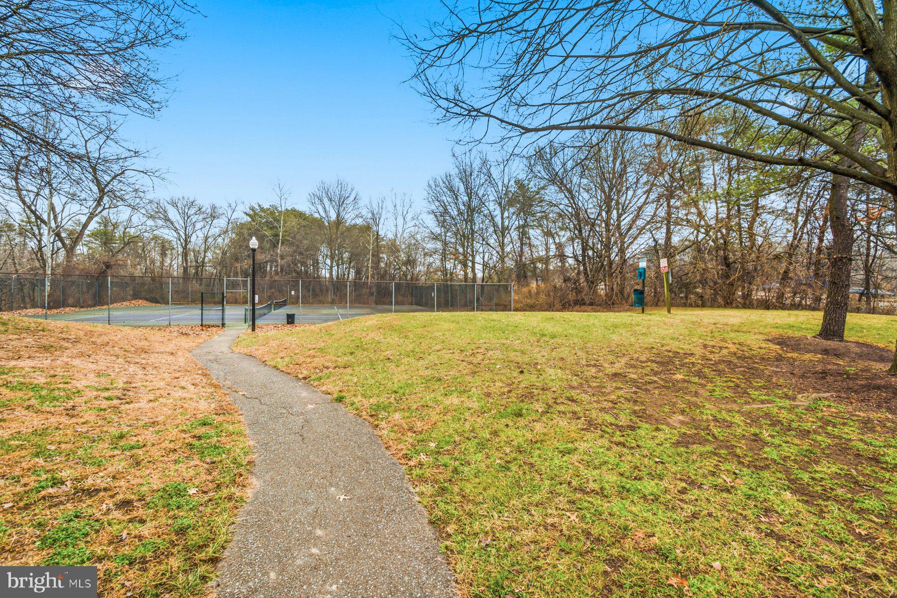 CROMWELL FOUNTAIN - Residential