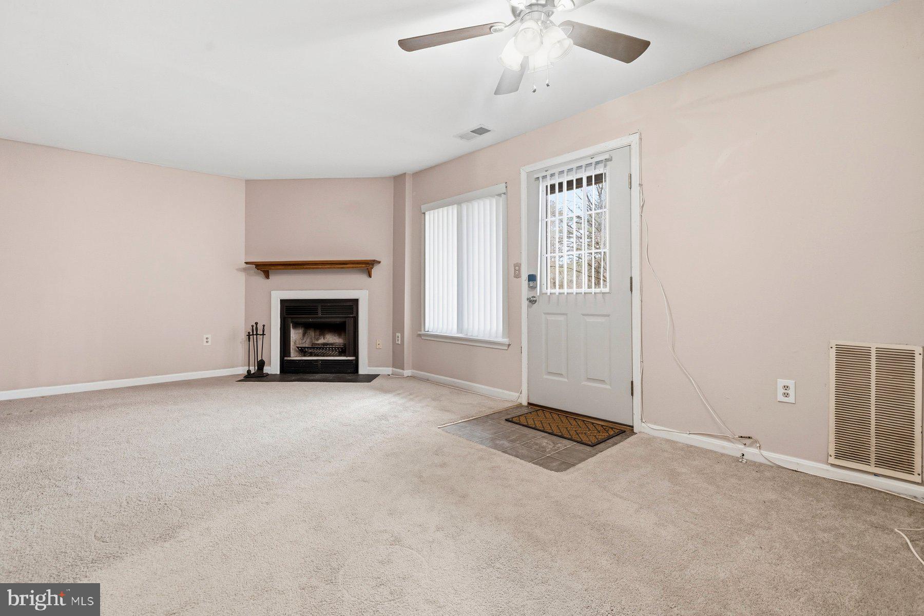 CROMWELL FOUNTAIN - Residential