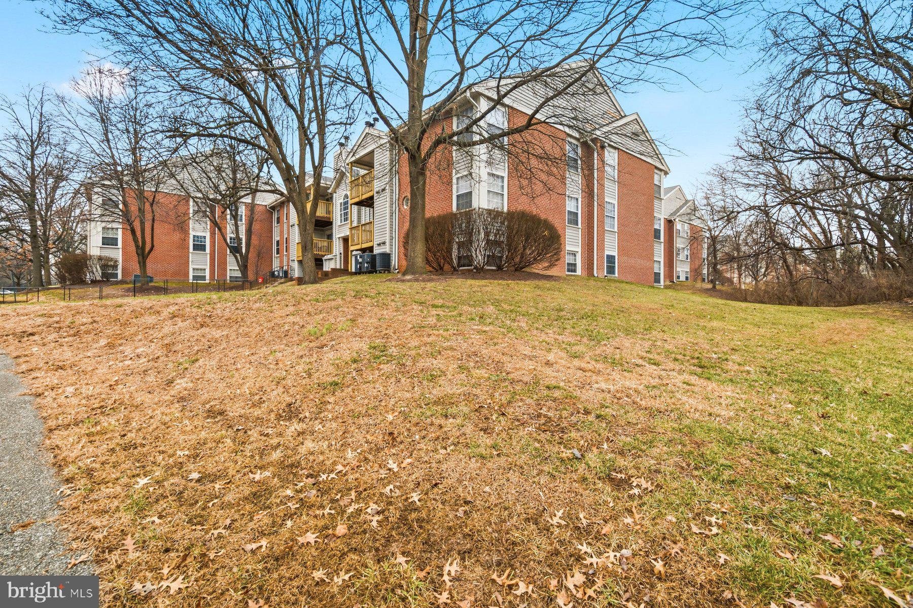 CROMWELL FOUNTAIN - Residential