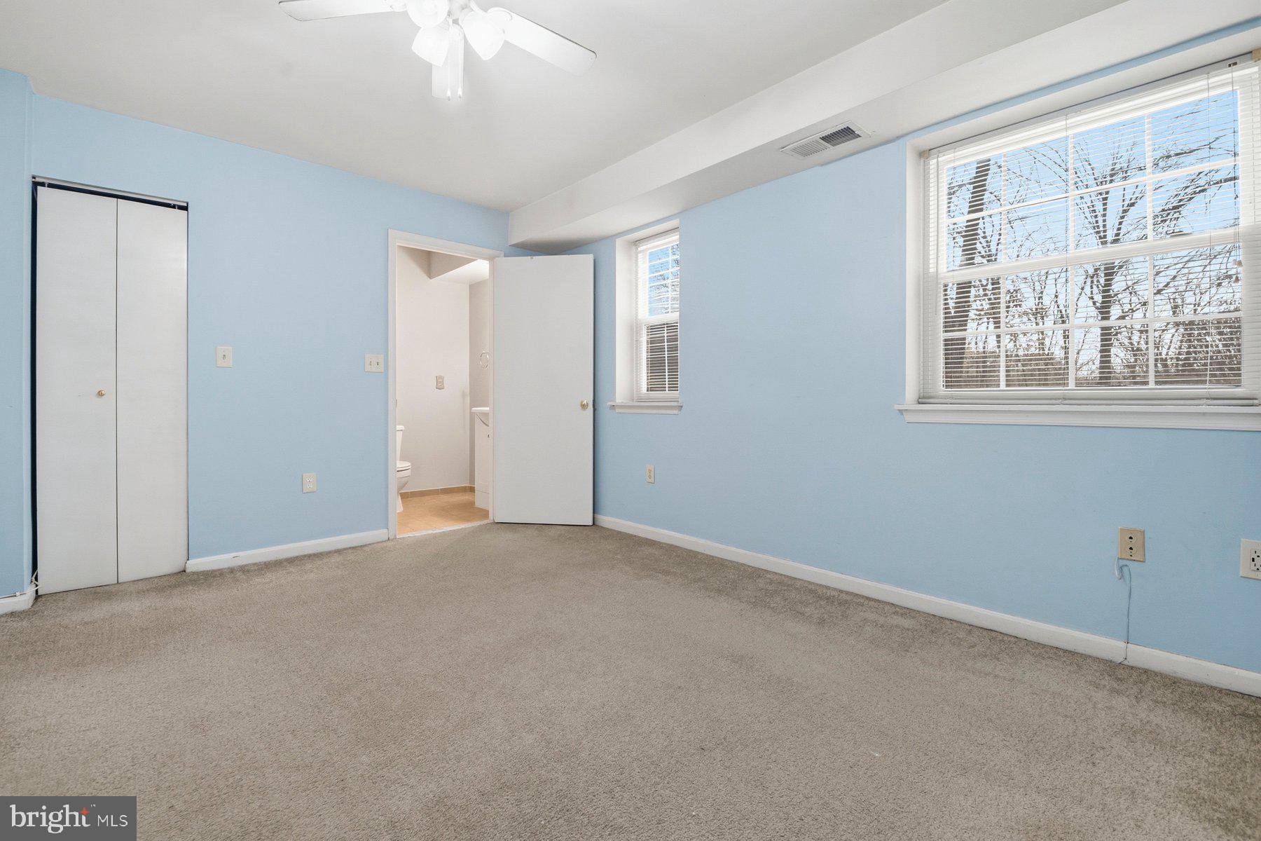 CROMWELL FOUNTAIN - Residential