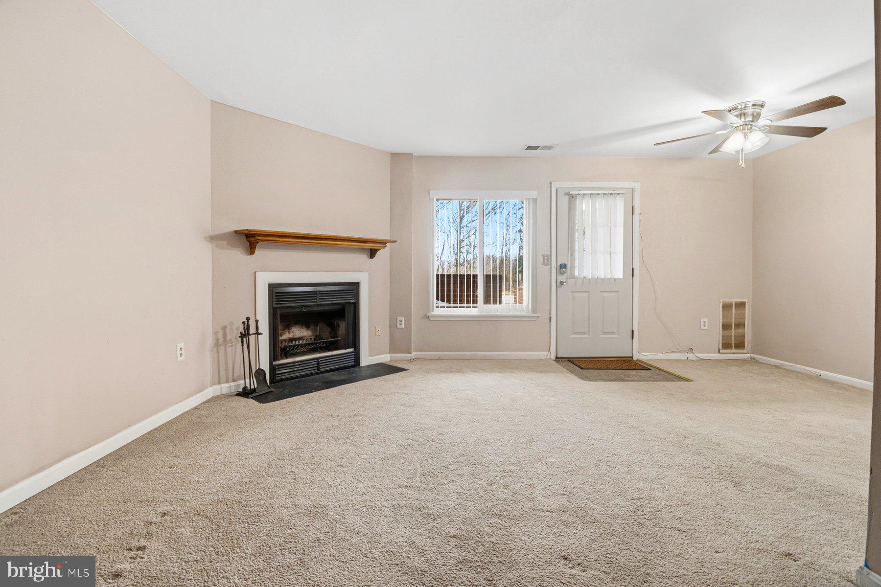 CROMWELL FOUNTAIN - Residential