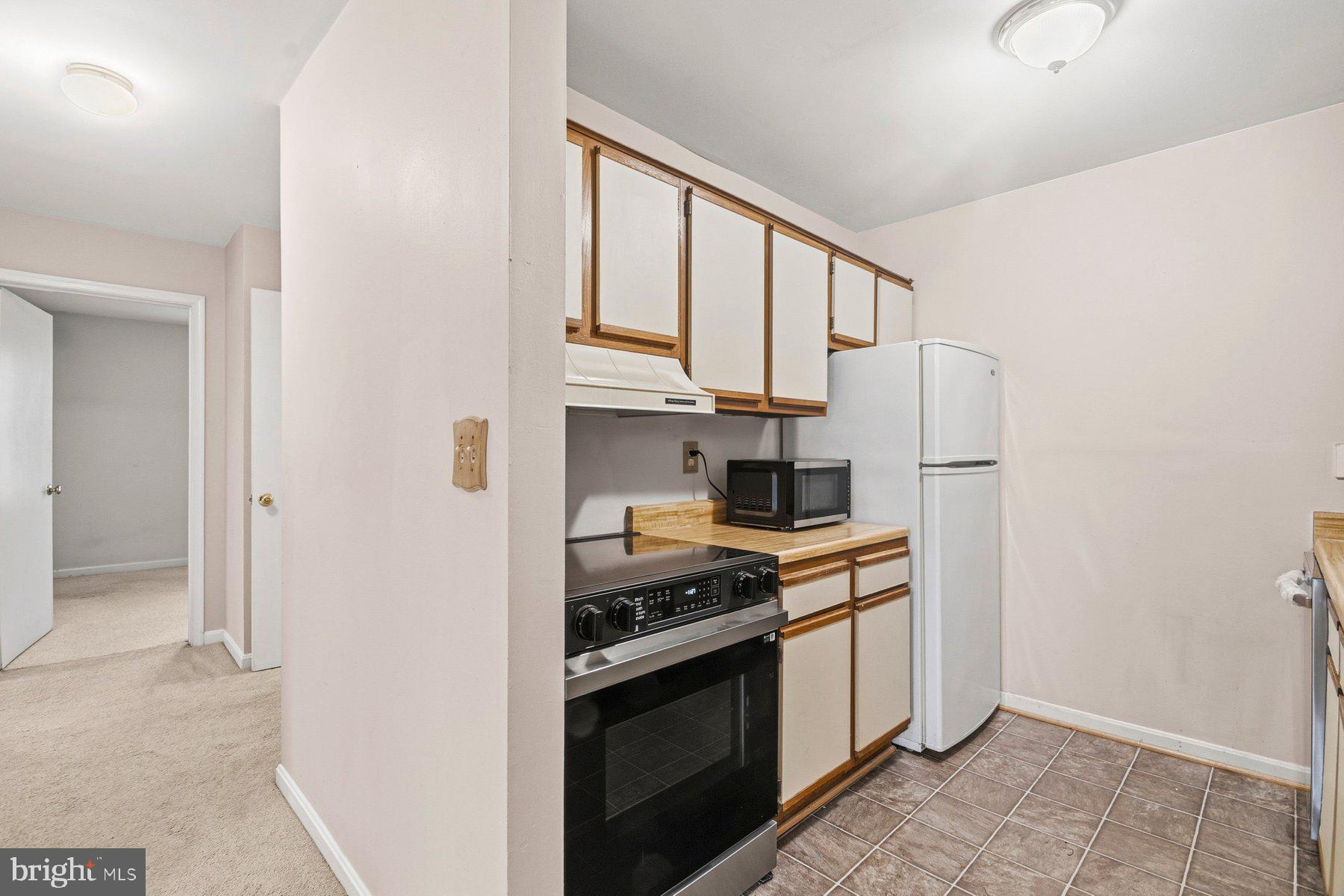 CROMWELL FOUNTAIN - Residential