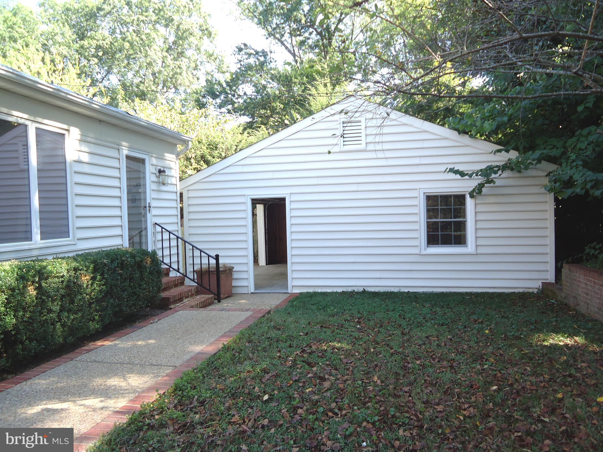 1208 LITTLEPAGE STREET