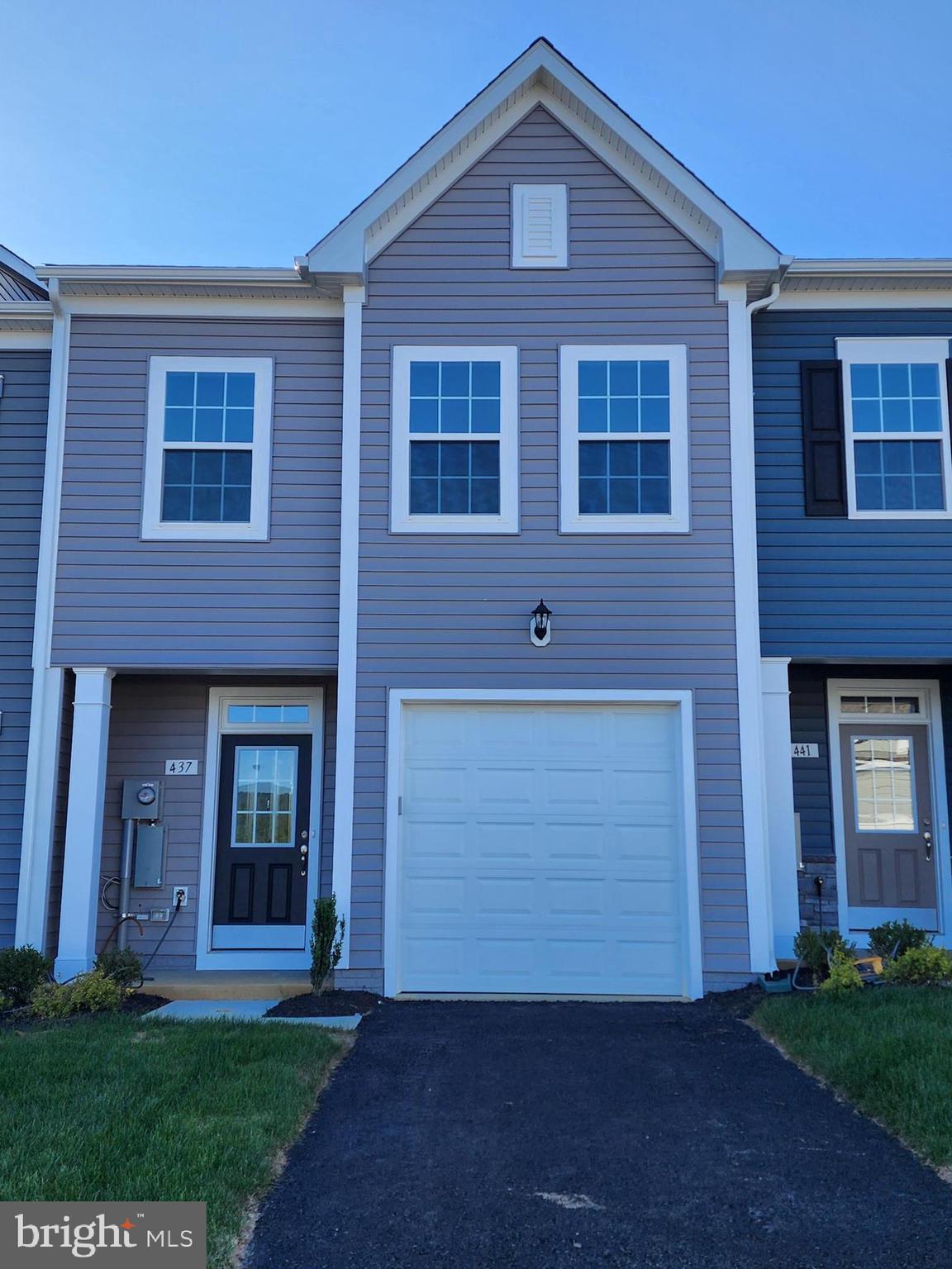 MARTINSBURG STATION - Residential Lease