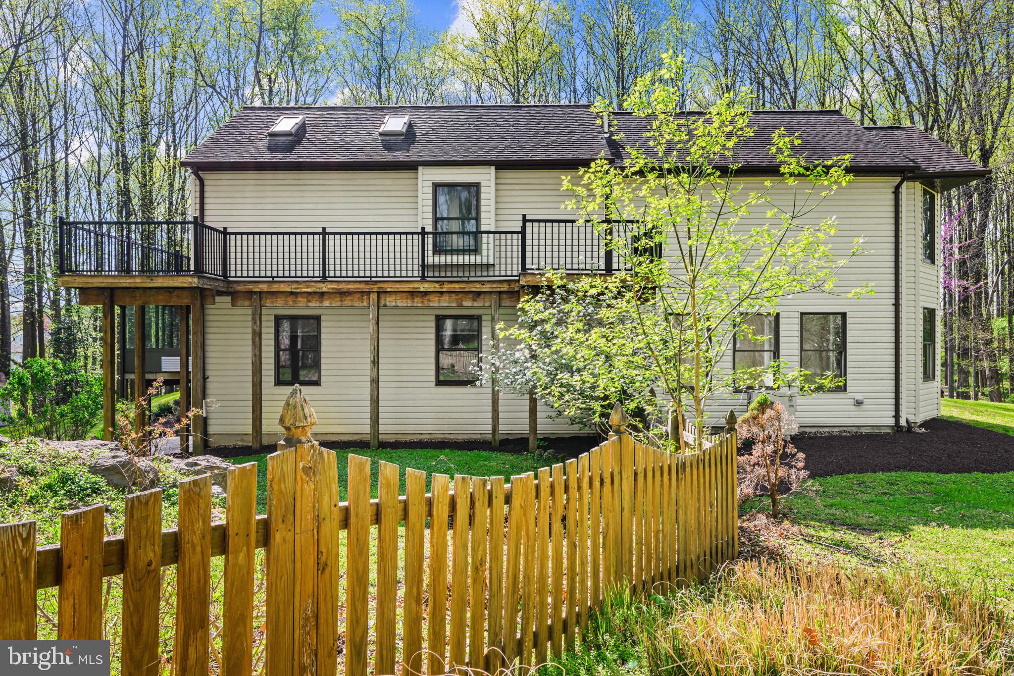 OAKDALE MANOR - Residential