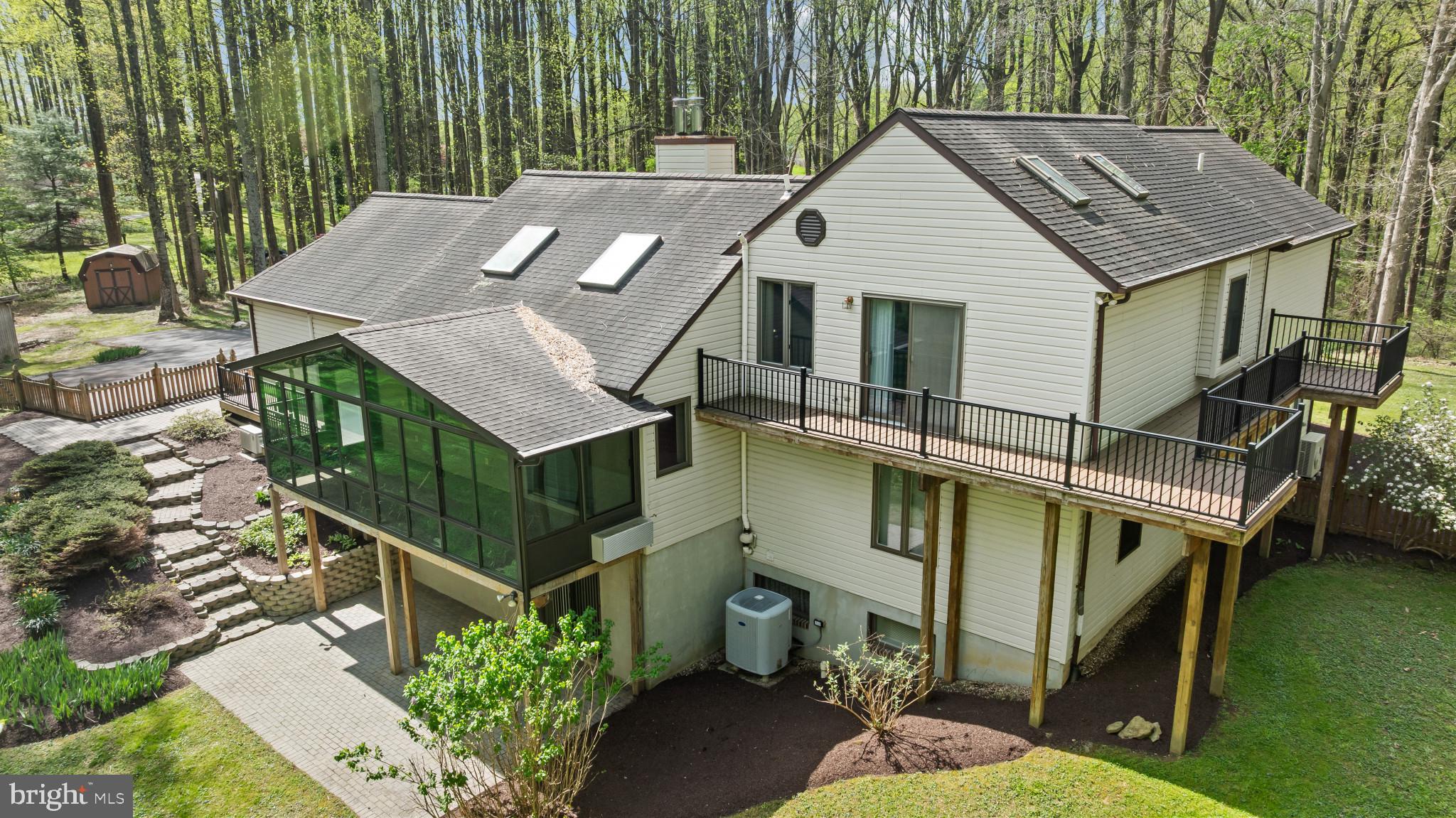 OAKDALE MANOR - Residential