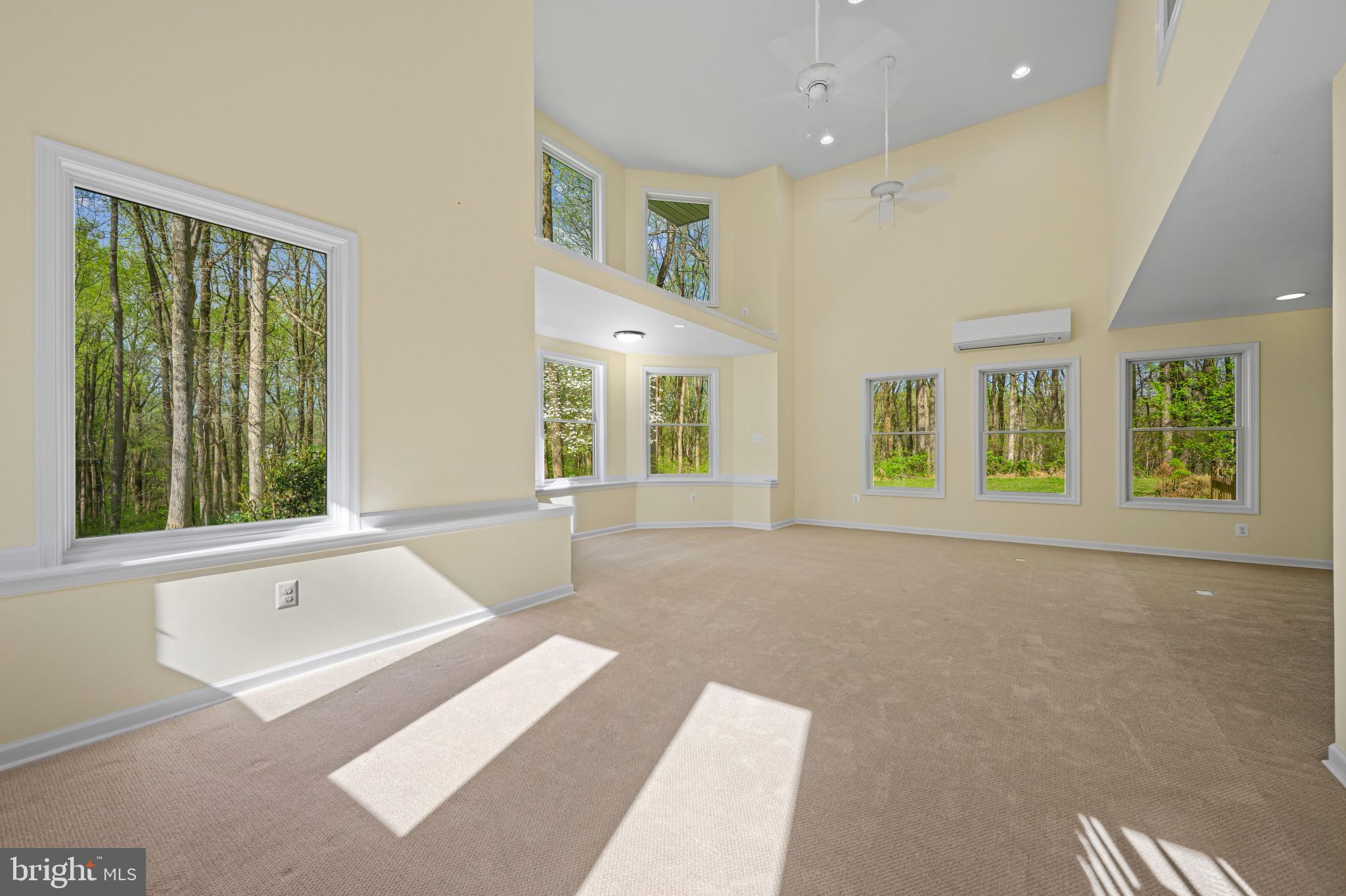 OAKDALE MANOR - Residential