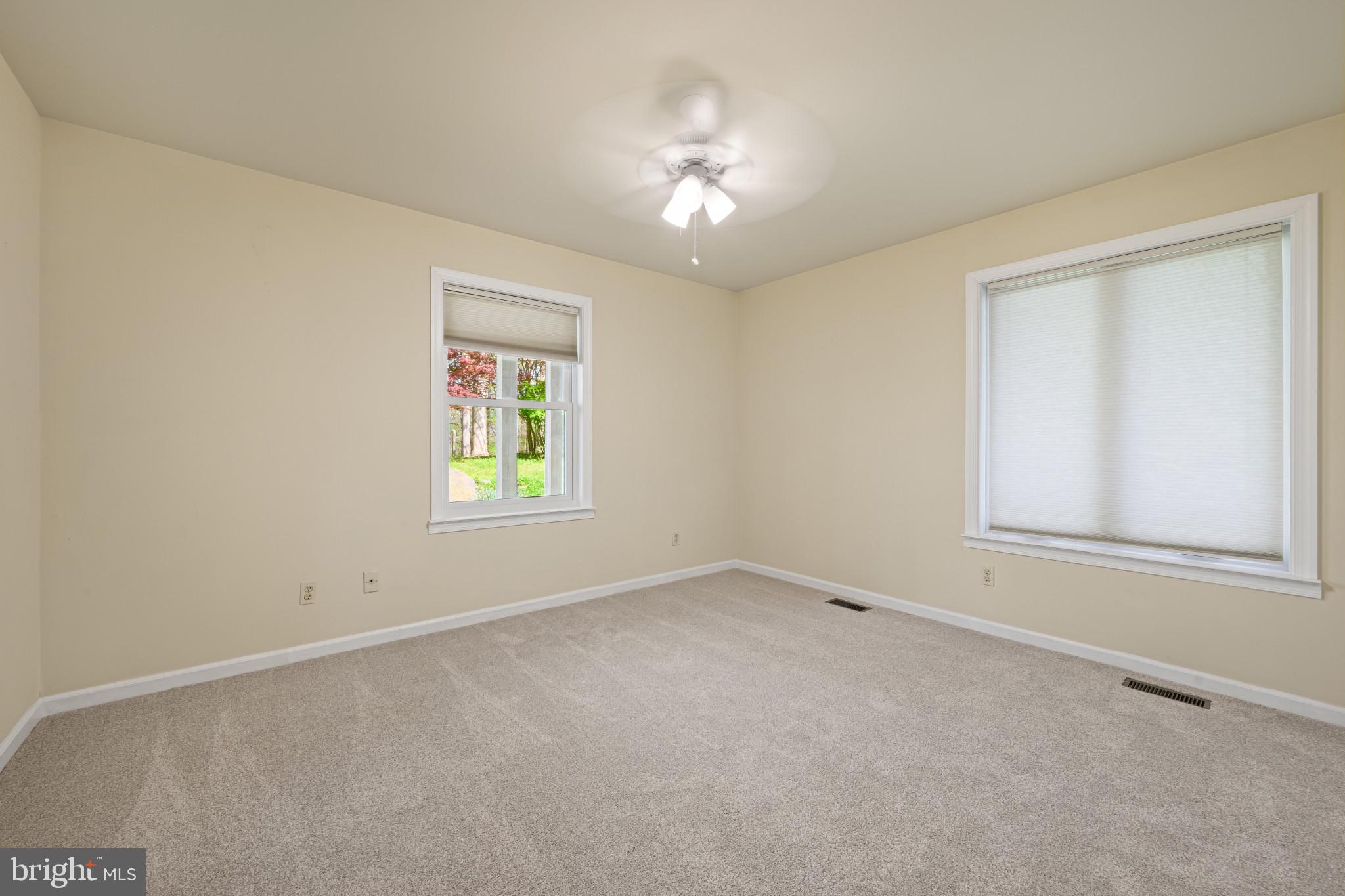 OAKDALE MANOR - Residential