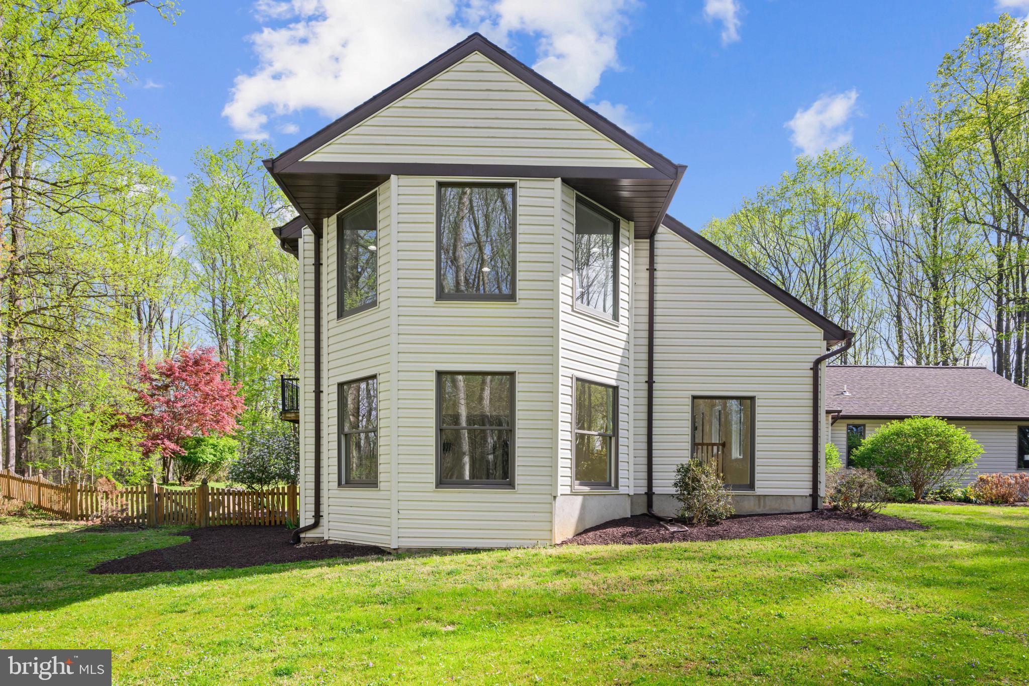 OAKDALE MANOR - Residential