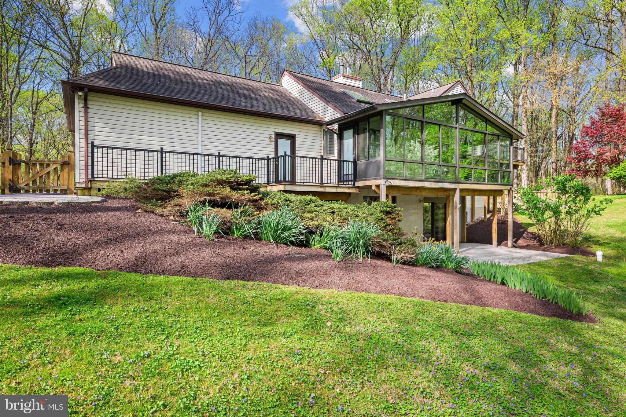 OAKDALE MANOR - Residential