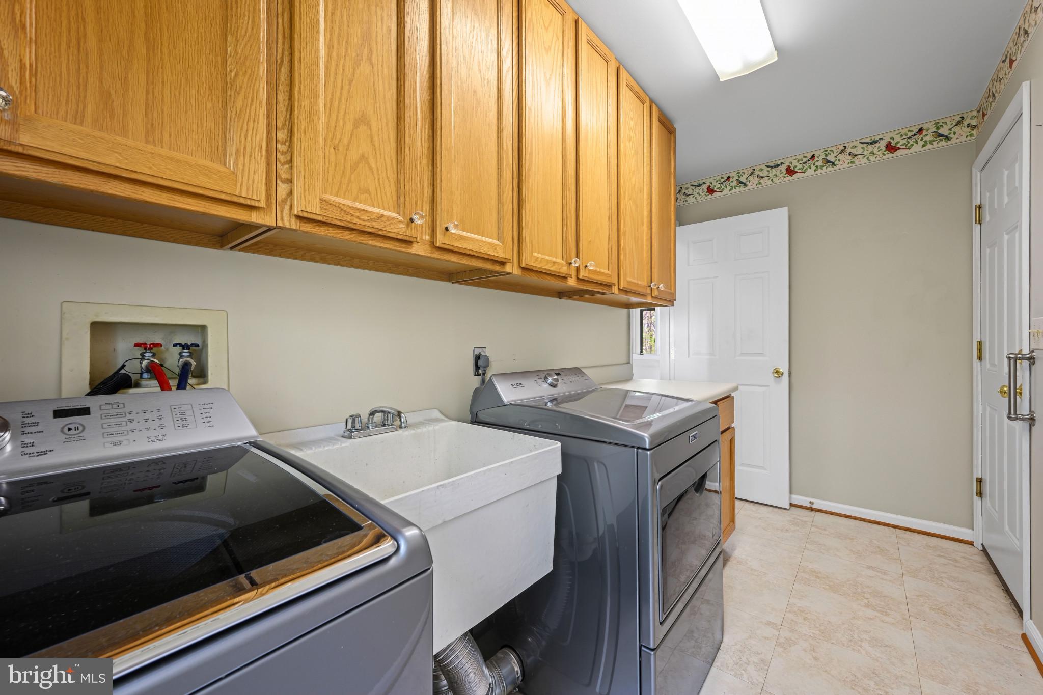 OAKDALE MANOR - Residential