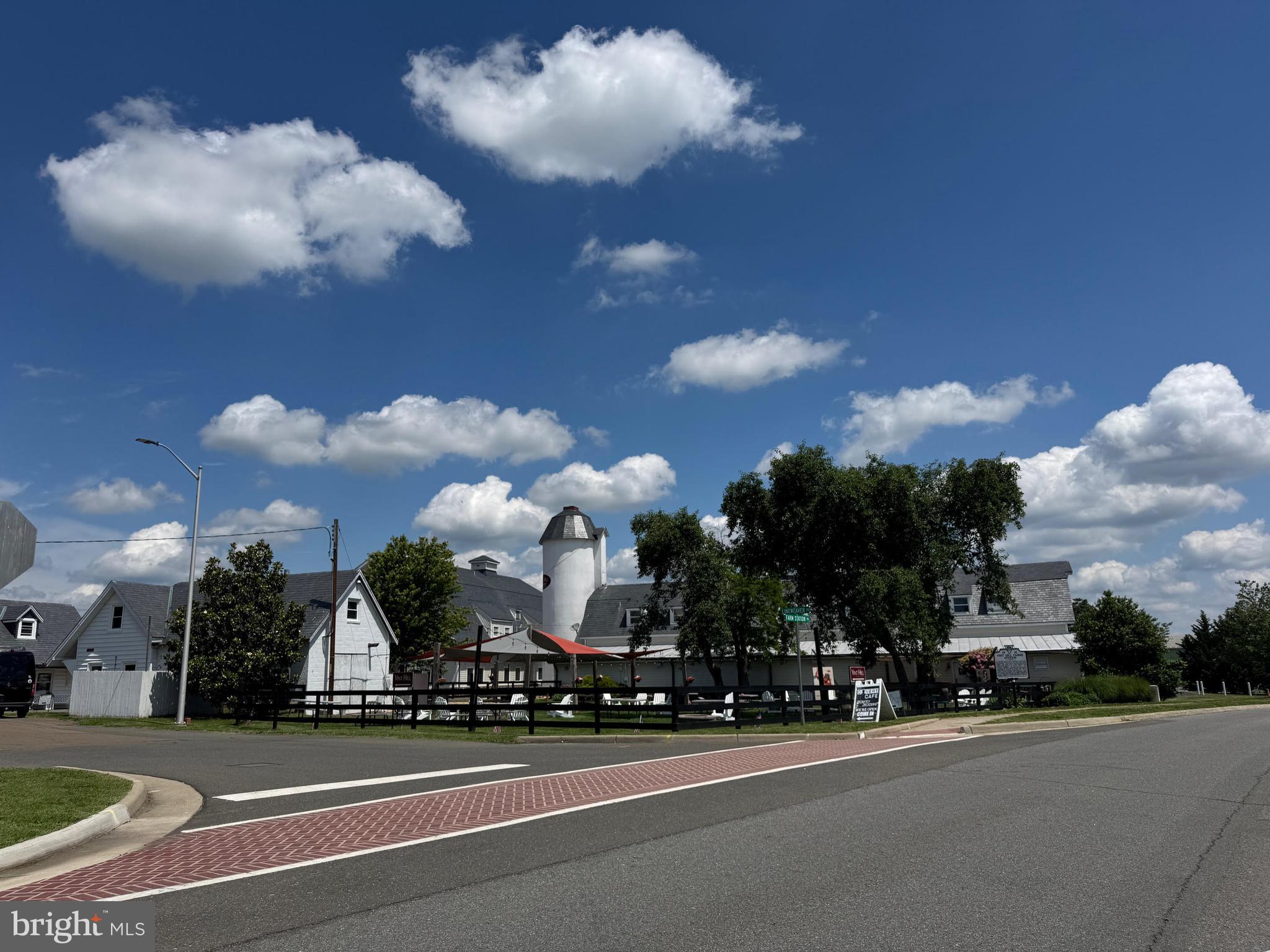 VINT HILL - Residential