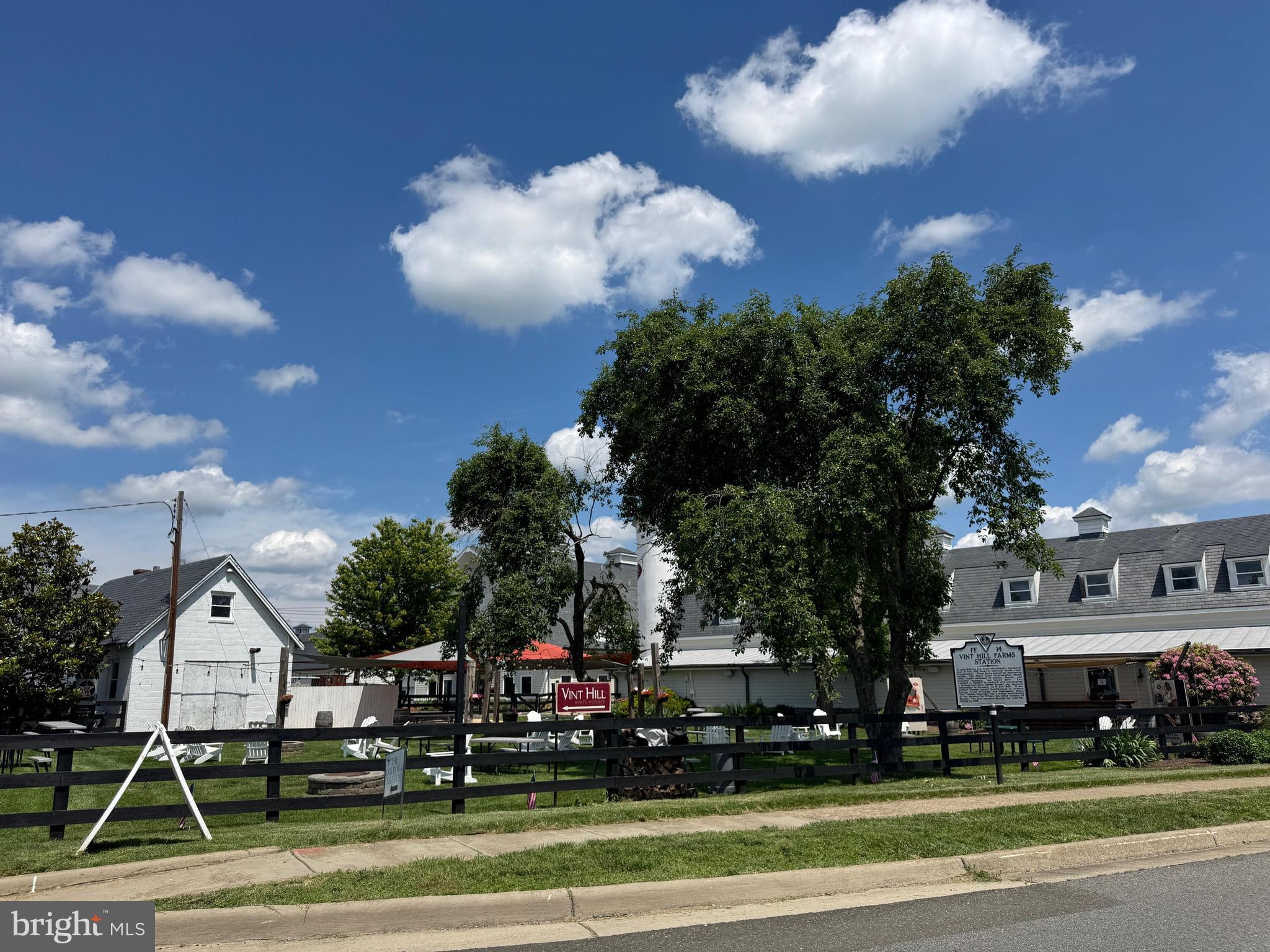 VINT HILL - Residential