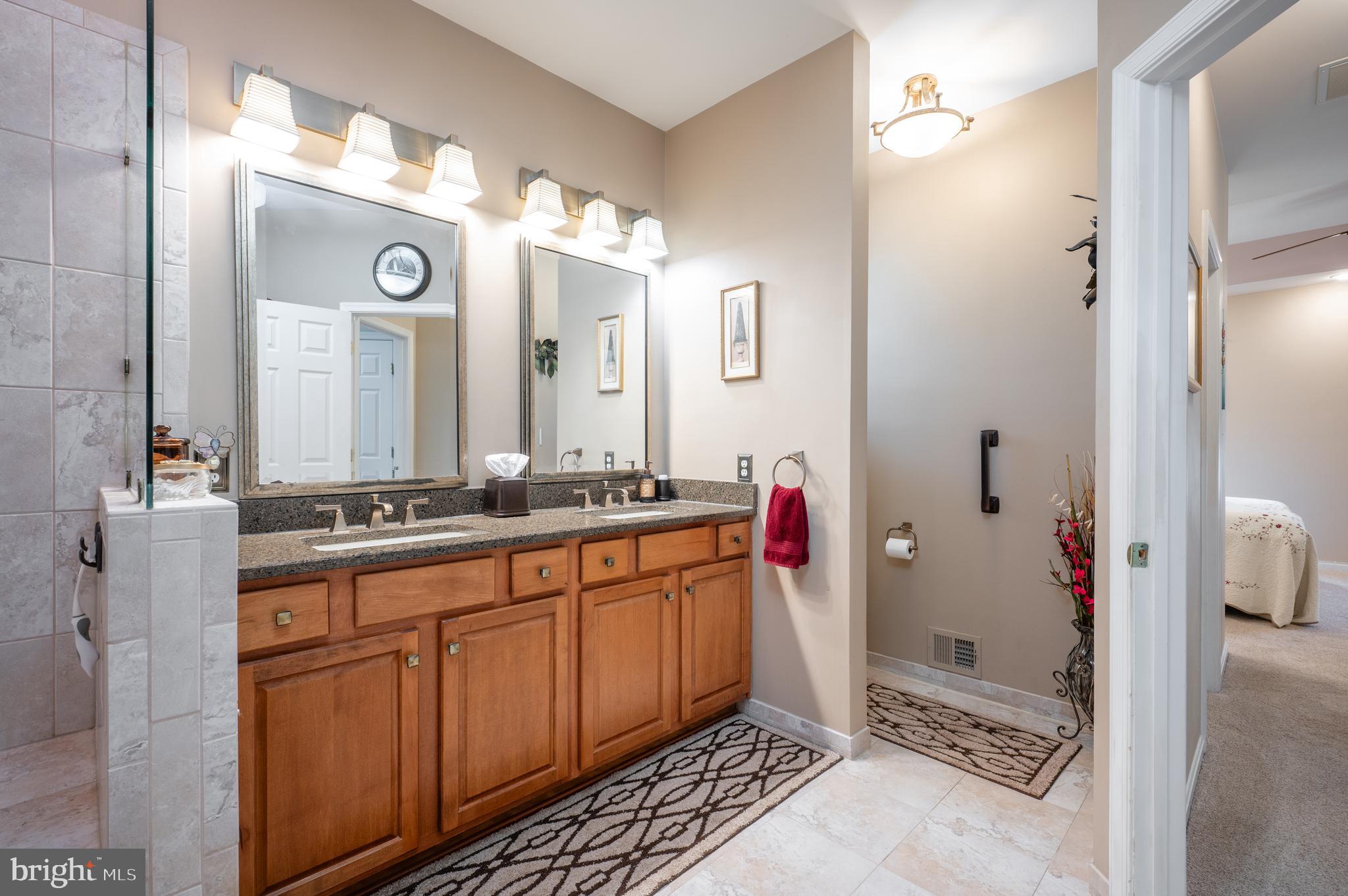 VINT HILL - Residential