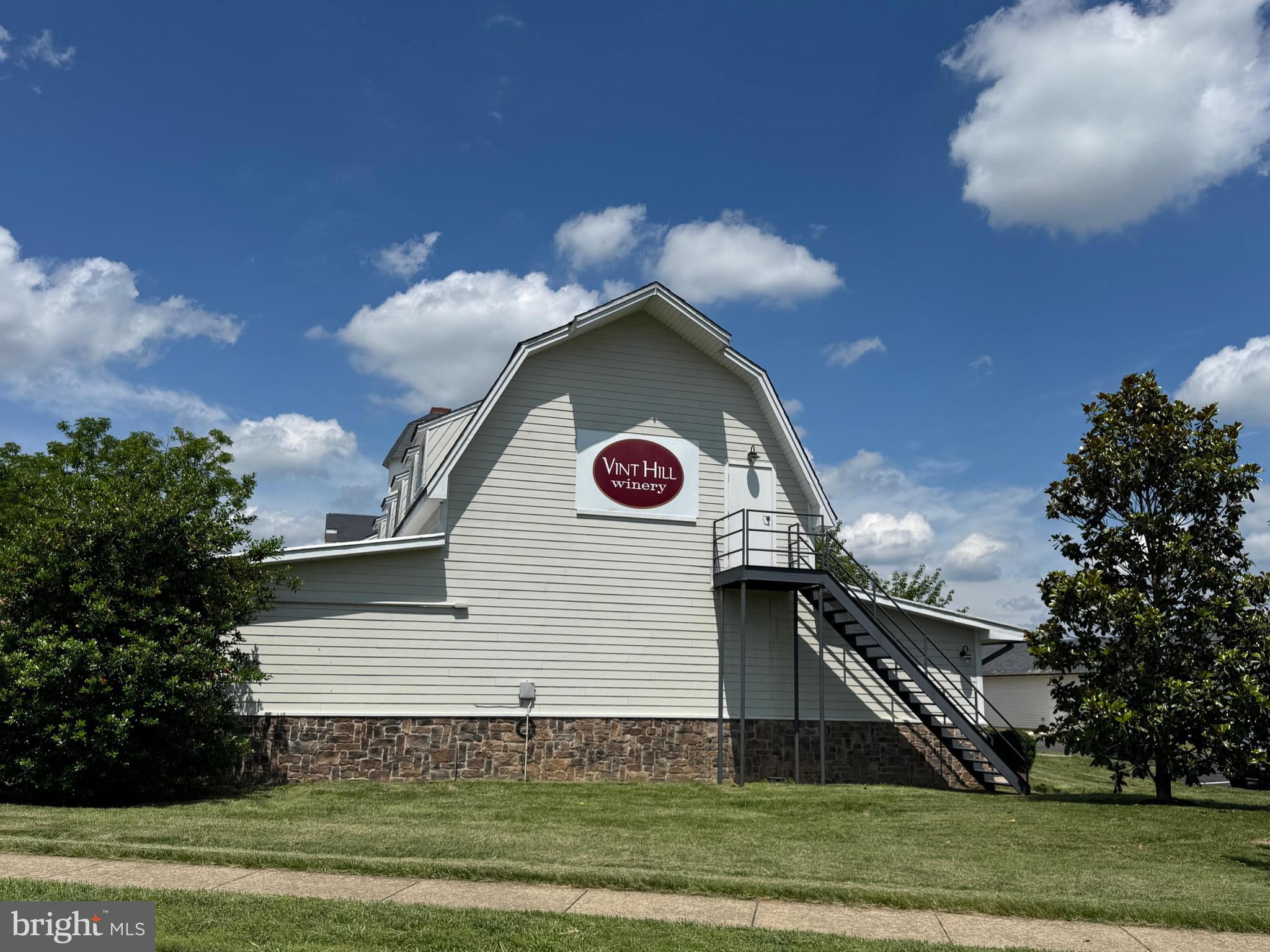 VINT HILL - Residential