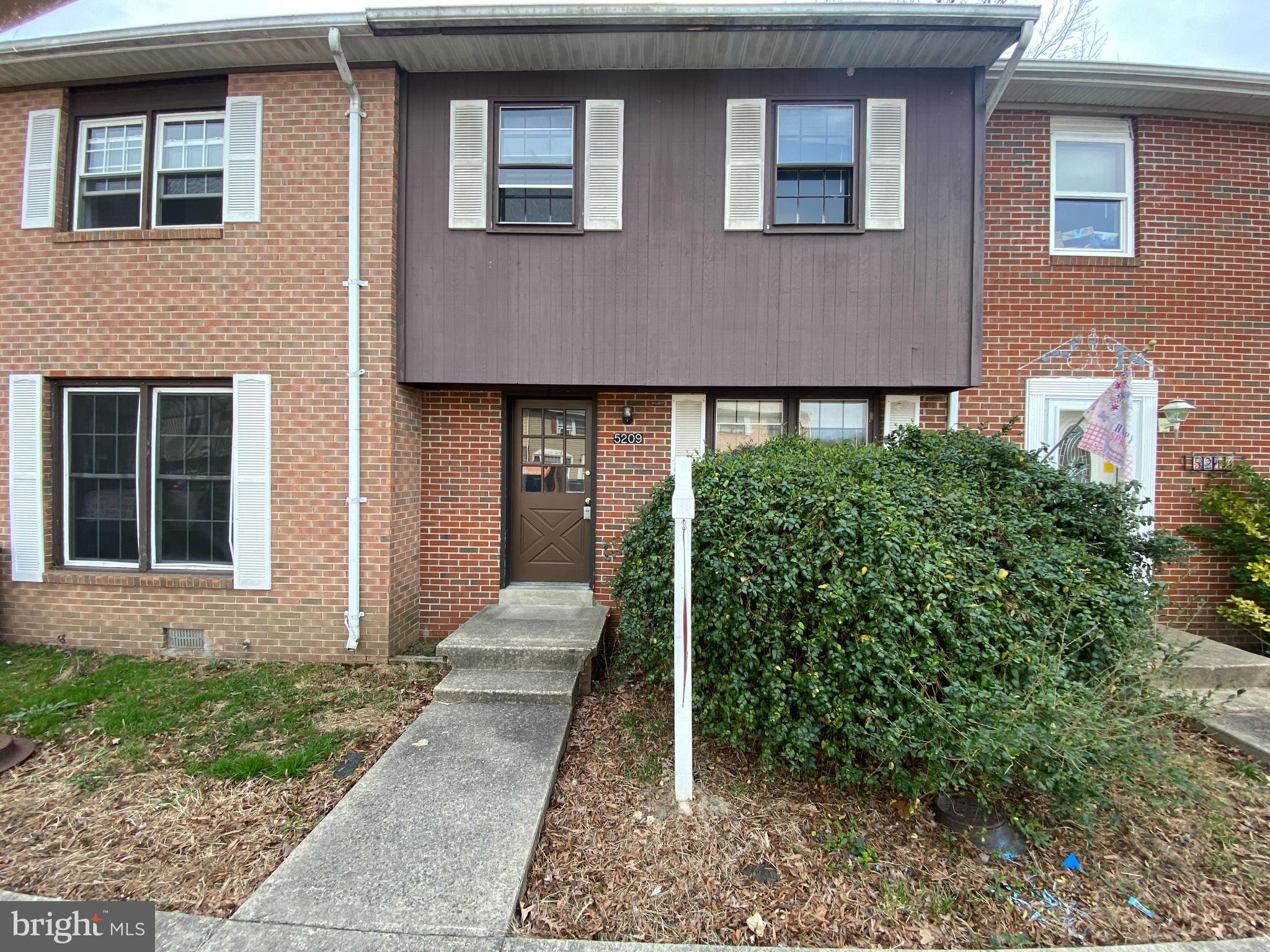 HERITAGE COURT - Residential Lease