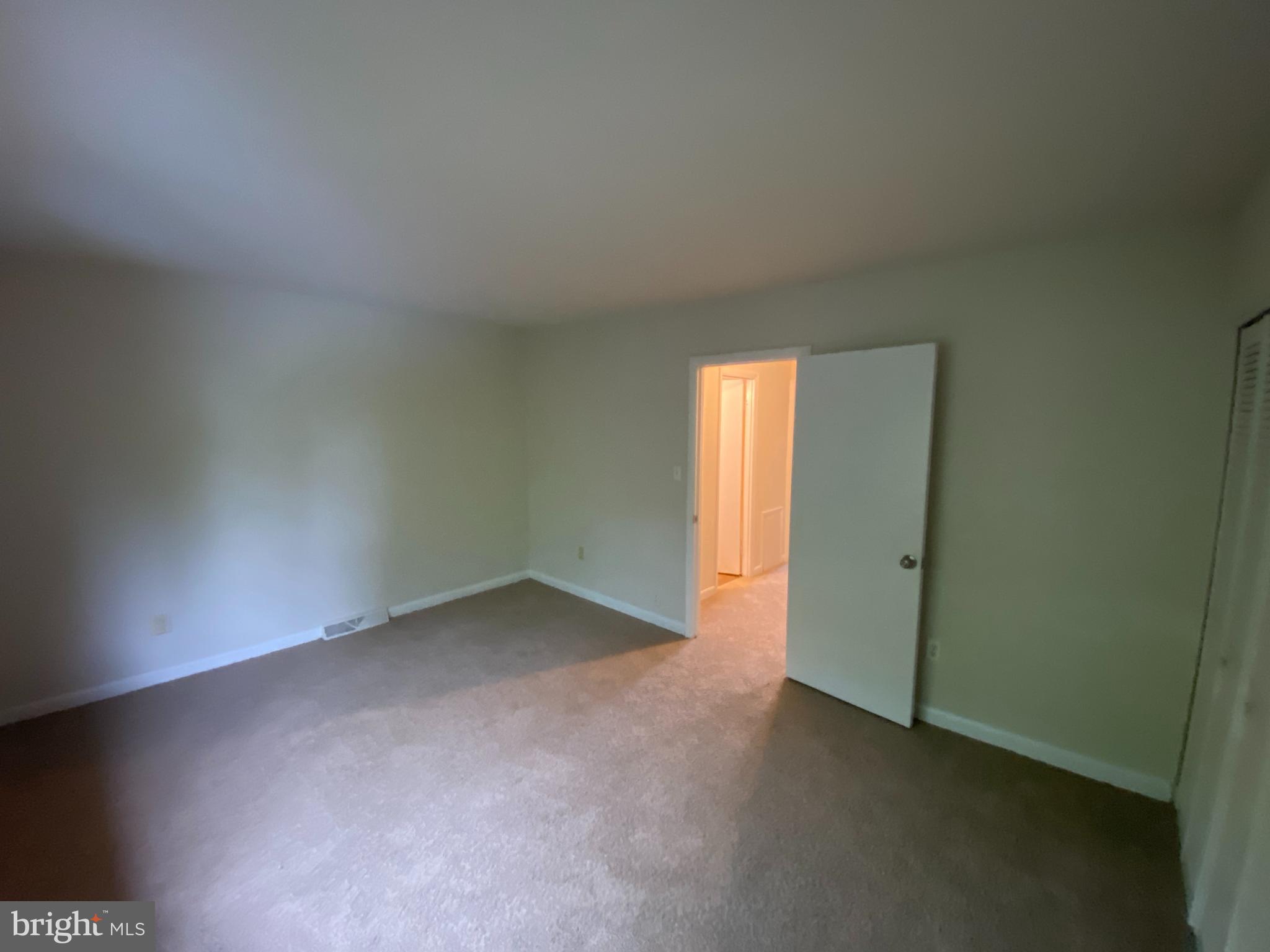 HERITAGE COURT - Residential Lease