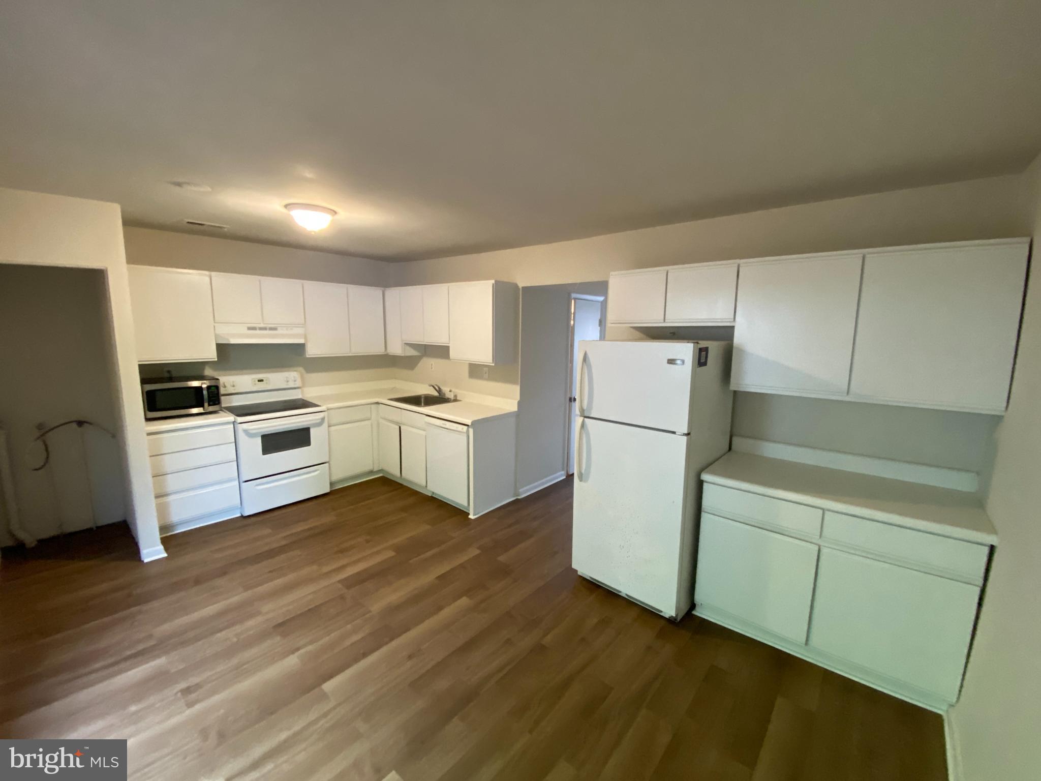 HERITAGE COURT - Residential Lease