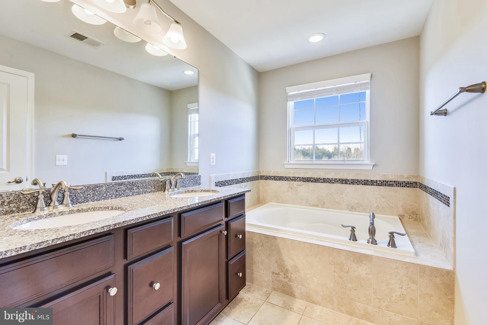 LAKE FREDERICK - Residential