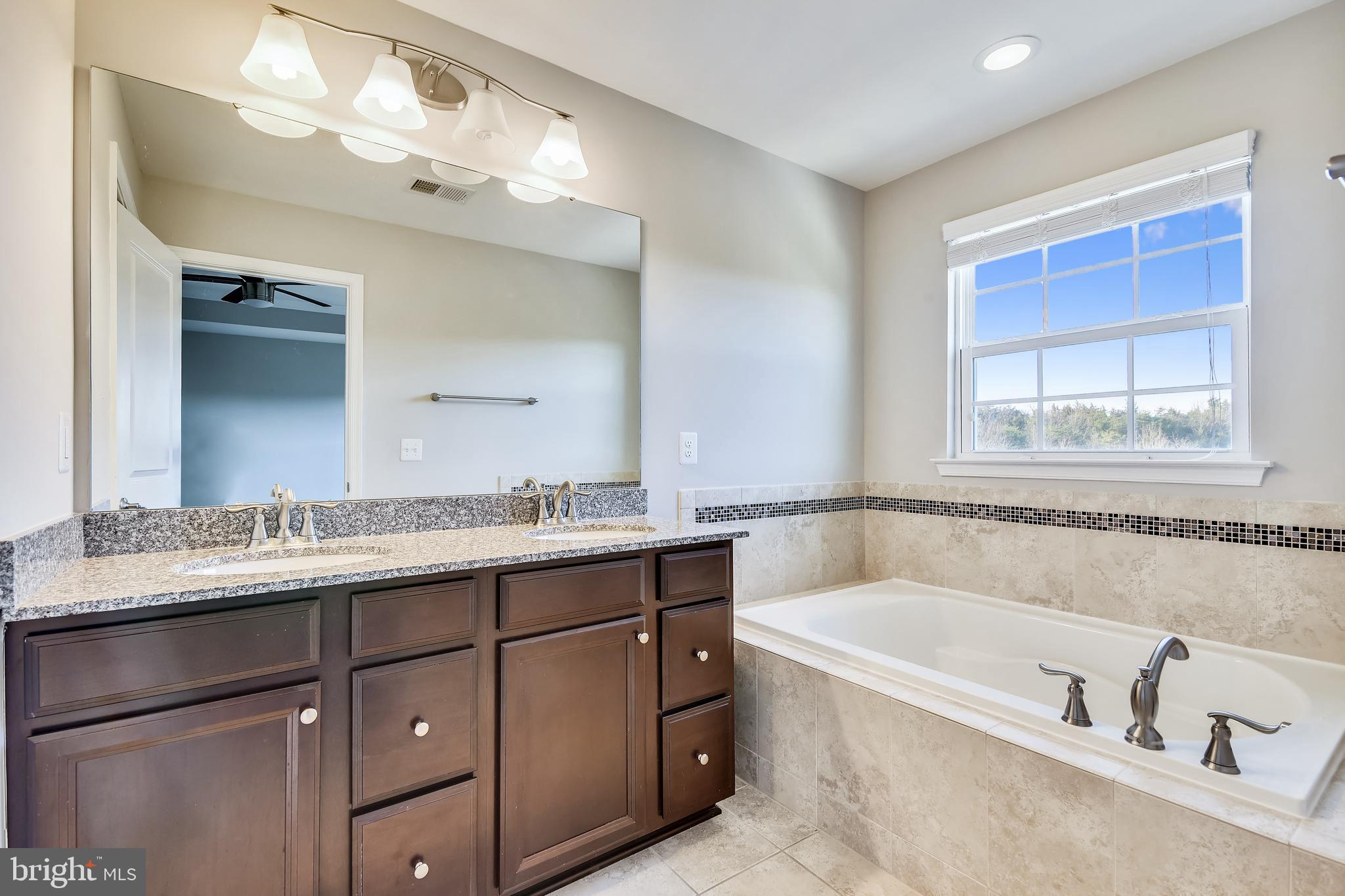 LAKE FREDERICK - Residential