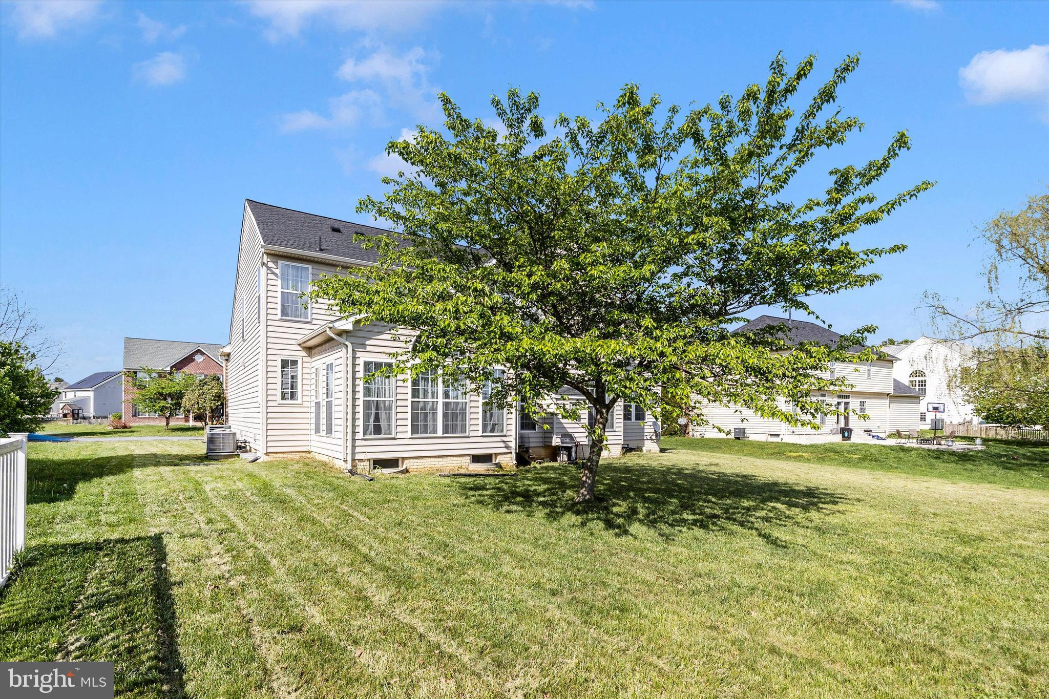 WEST FIELDS - Residential