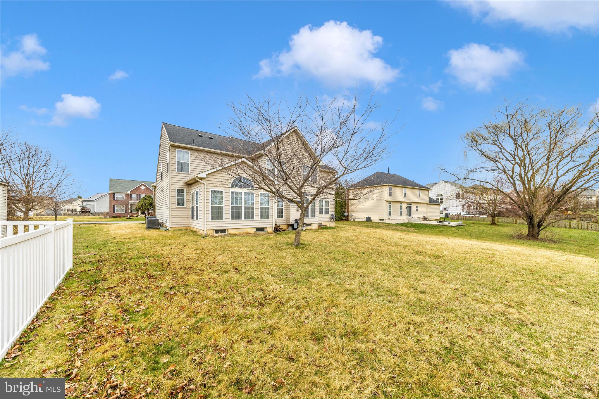 WEST FIELDS - Residential