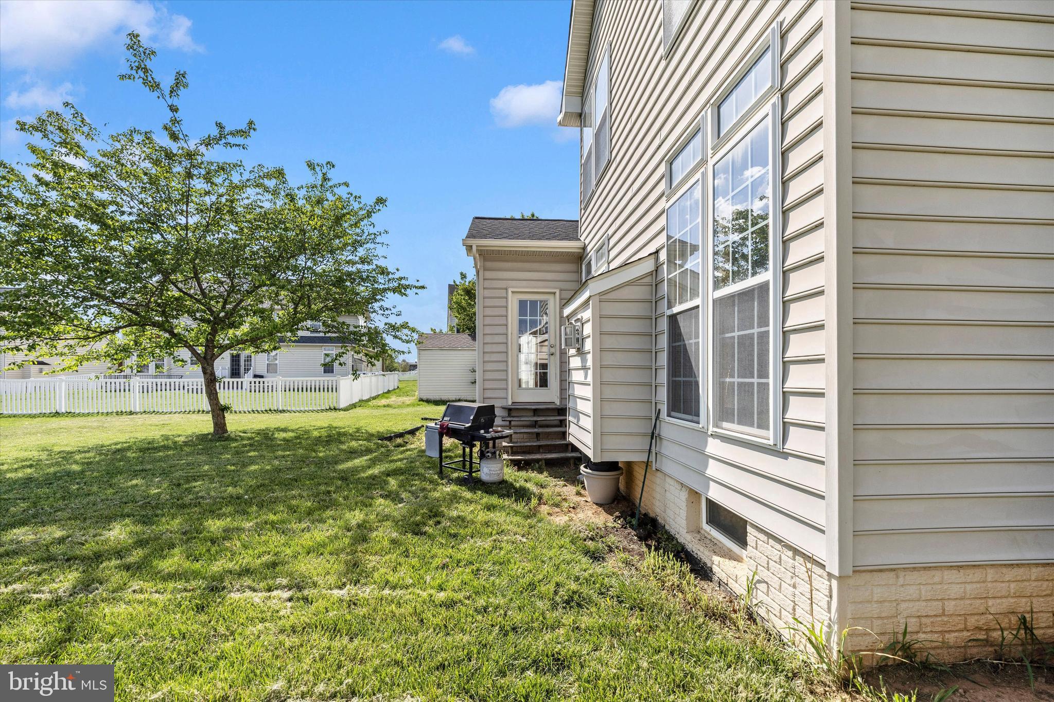 WEST FIELDS - Residential