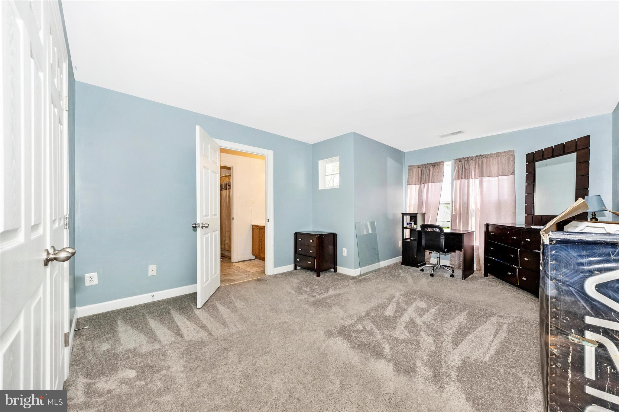 WEST FIELDS - Residential