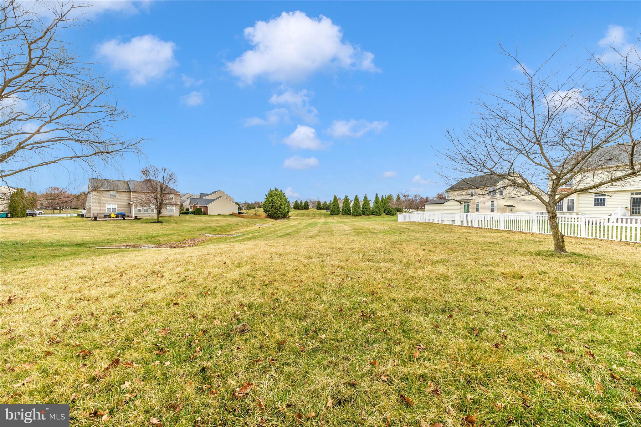 WEST FIELDS - Residential