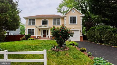 Photo of 1807 Anderson Road, FALLS CHURCH, VA 22043 (MLS # VAFX2311590)