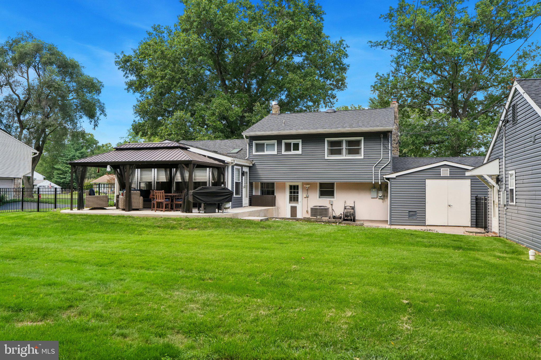 717 LAWRENCE LANE