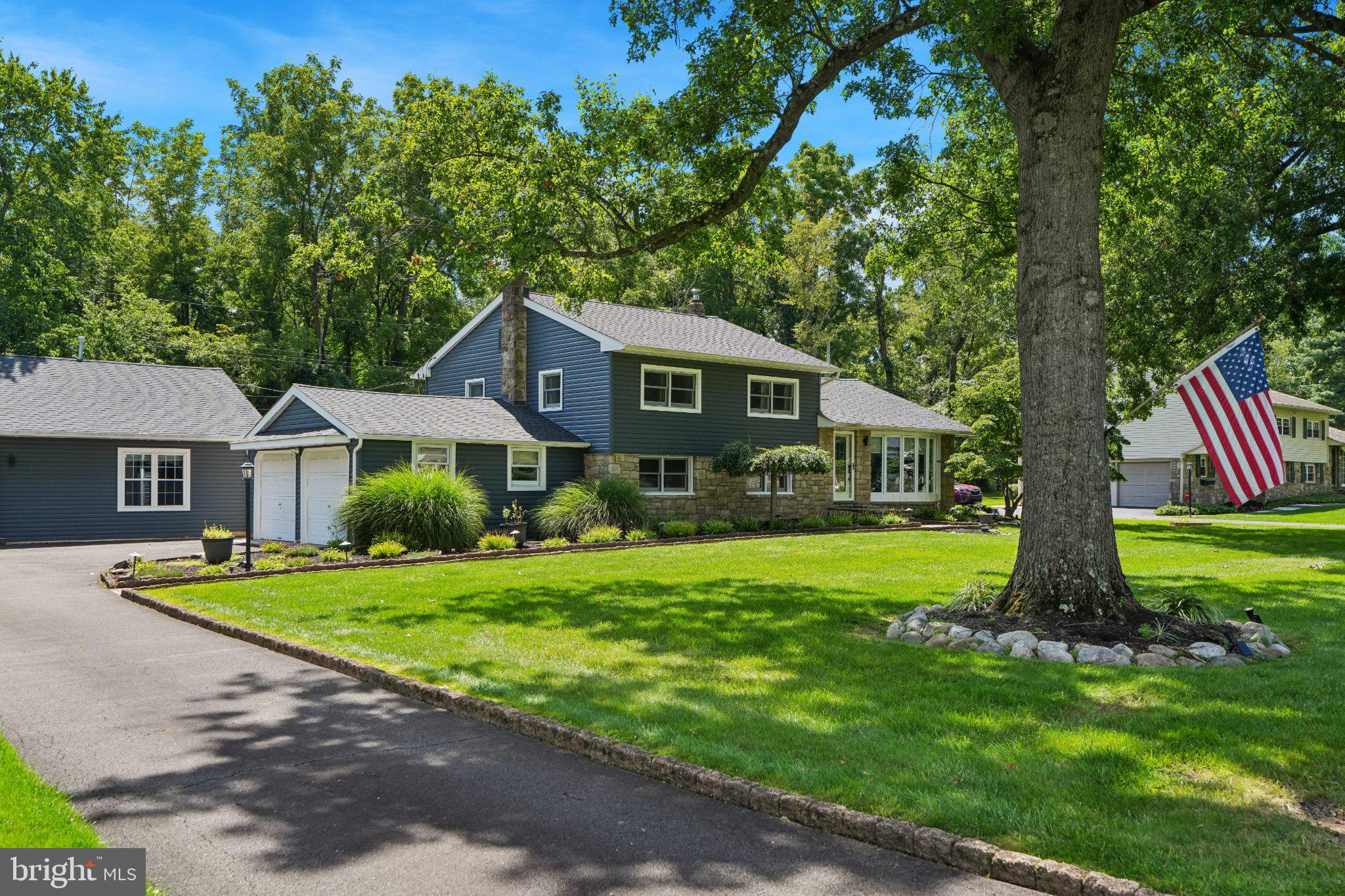 717 LAWRENCE LANE