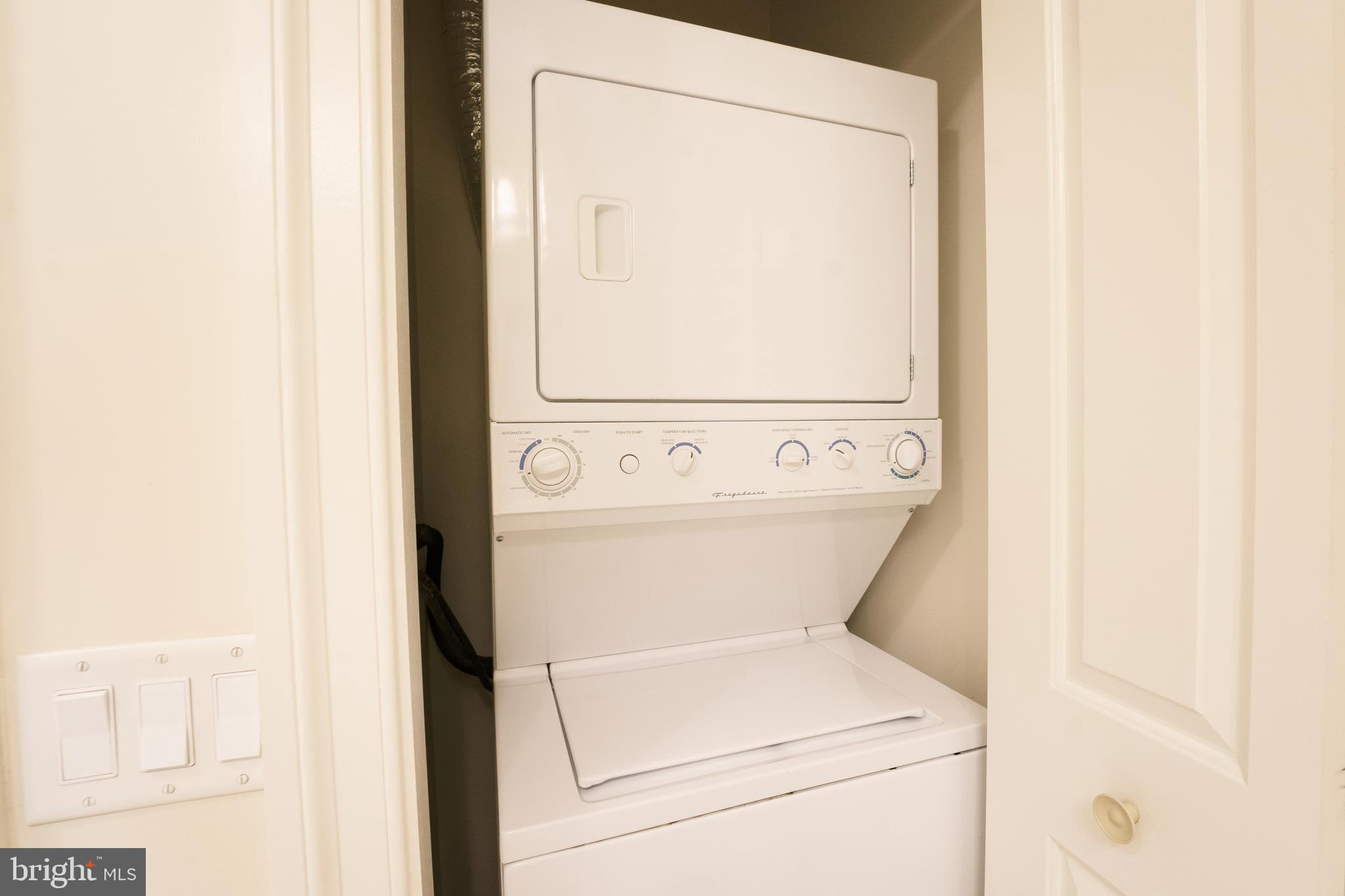 PALLADIAN - Residential Lease