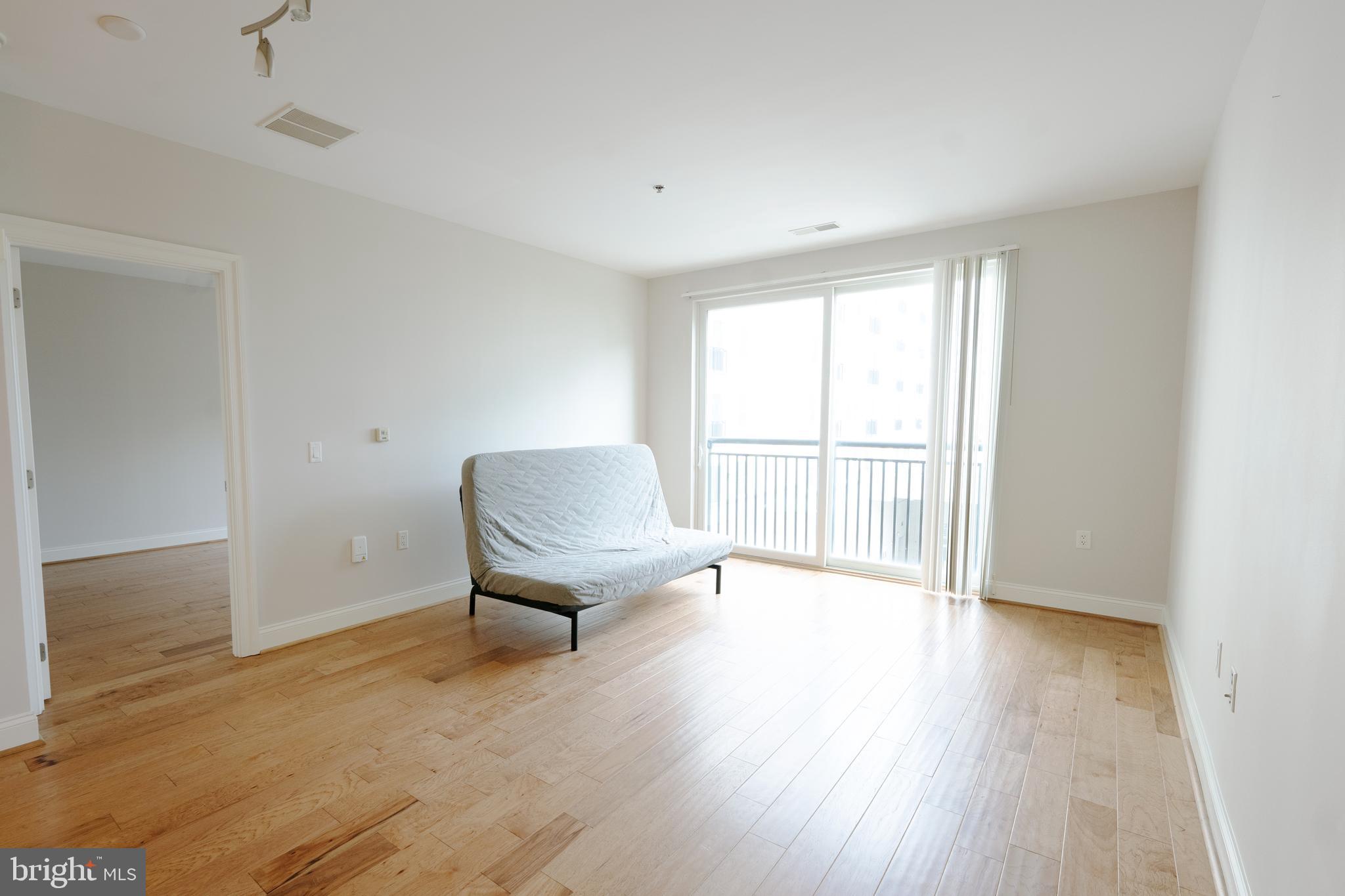 PALLADIAN - Residential Lease