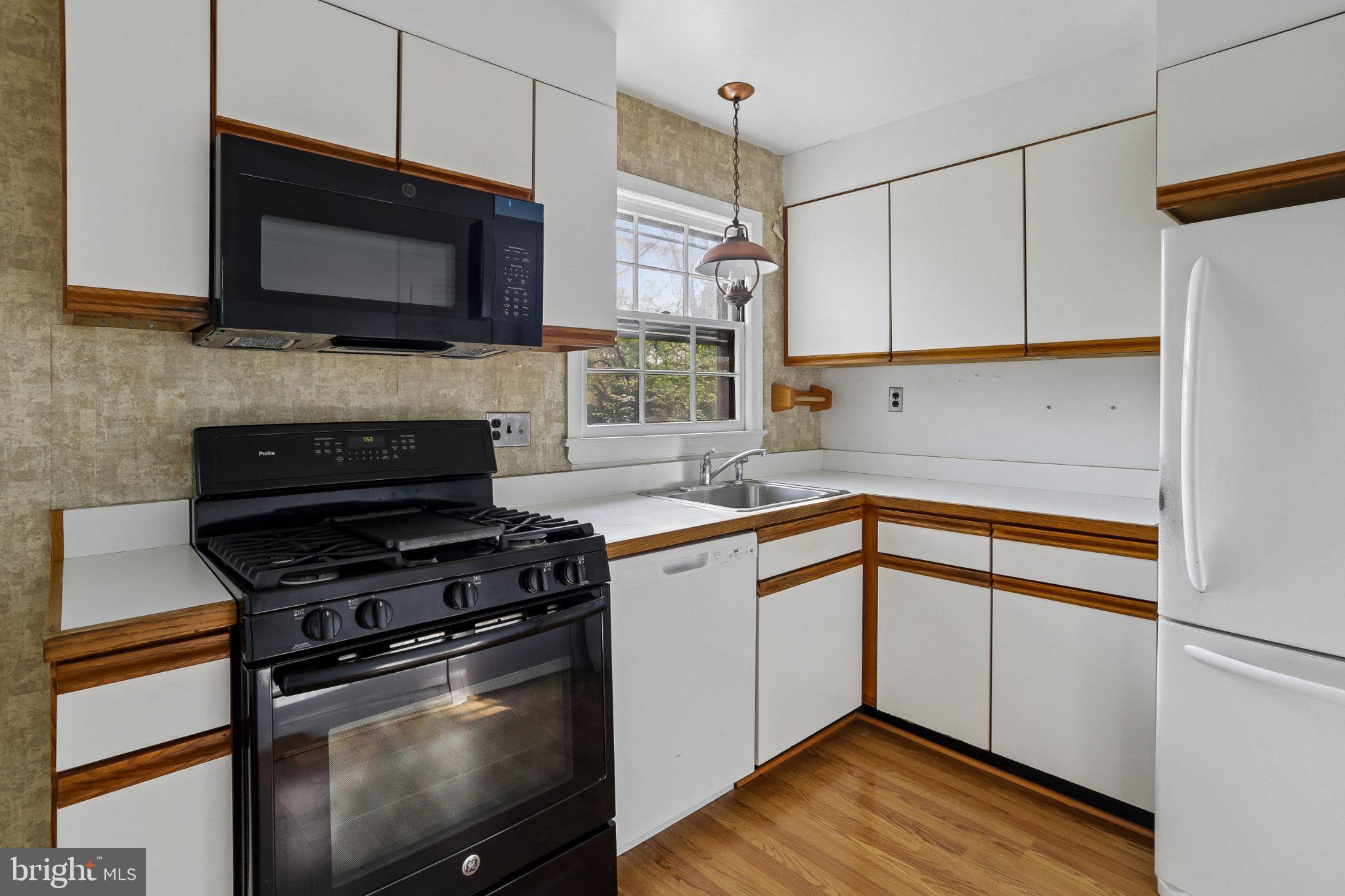 WHEATON WOODS - Residential