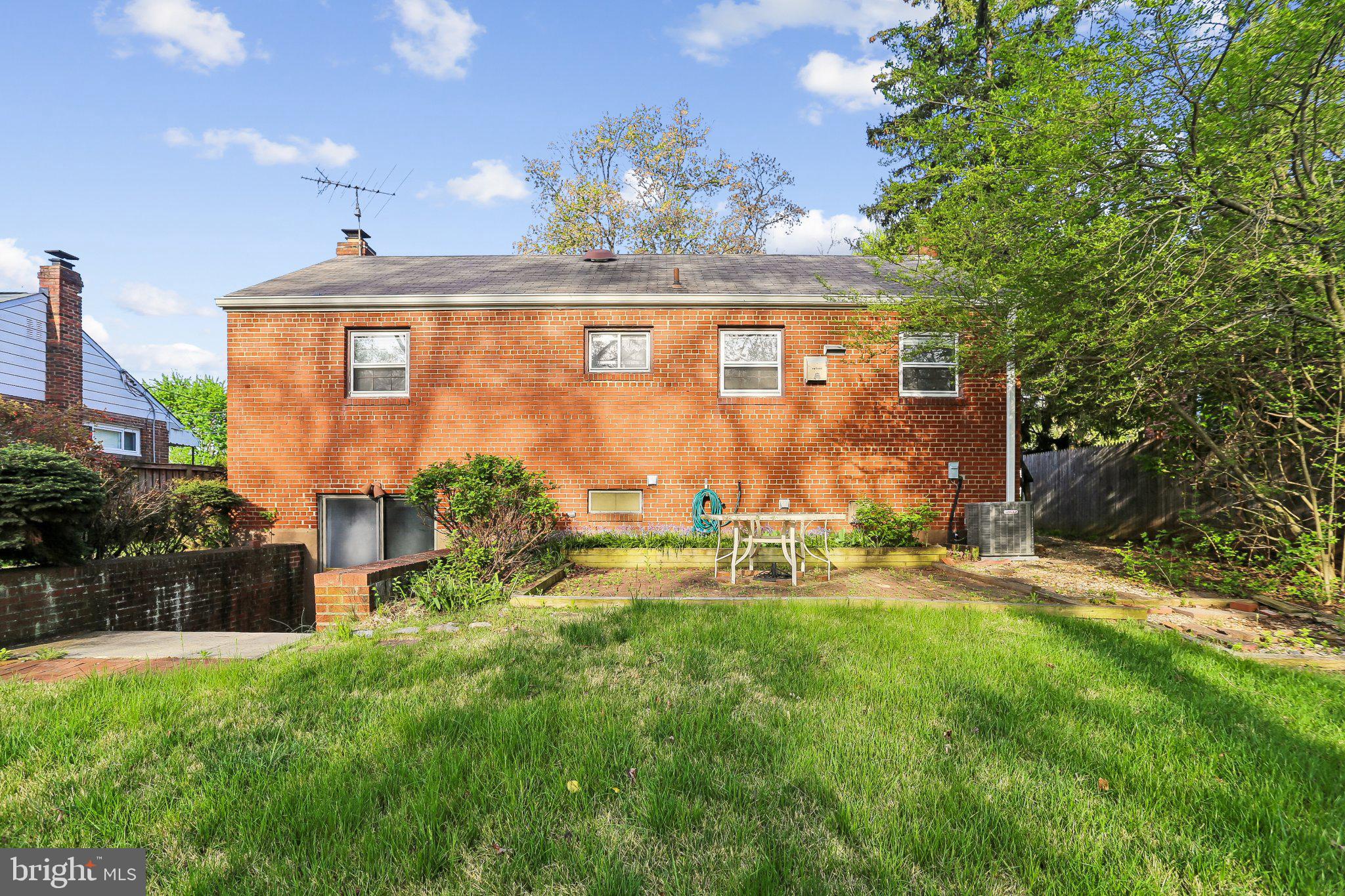 WHEATON WOODS - Residential