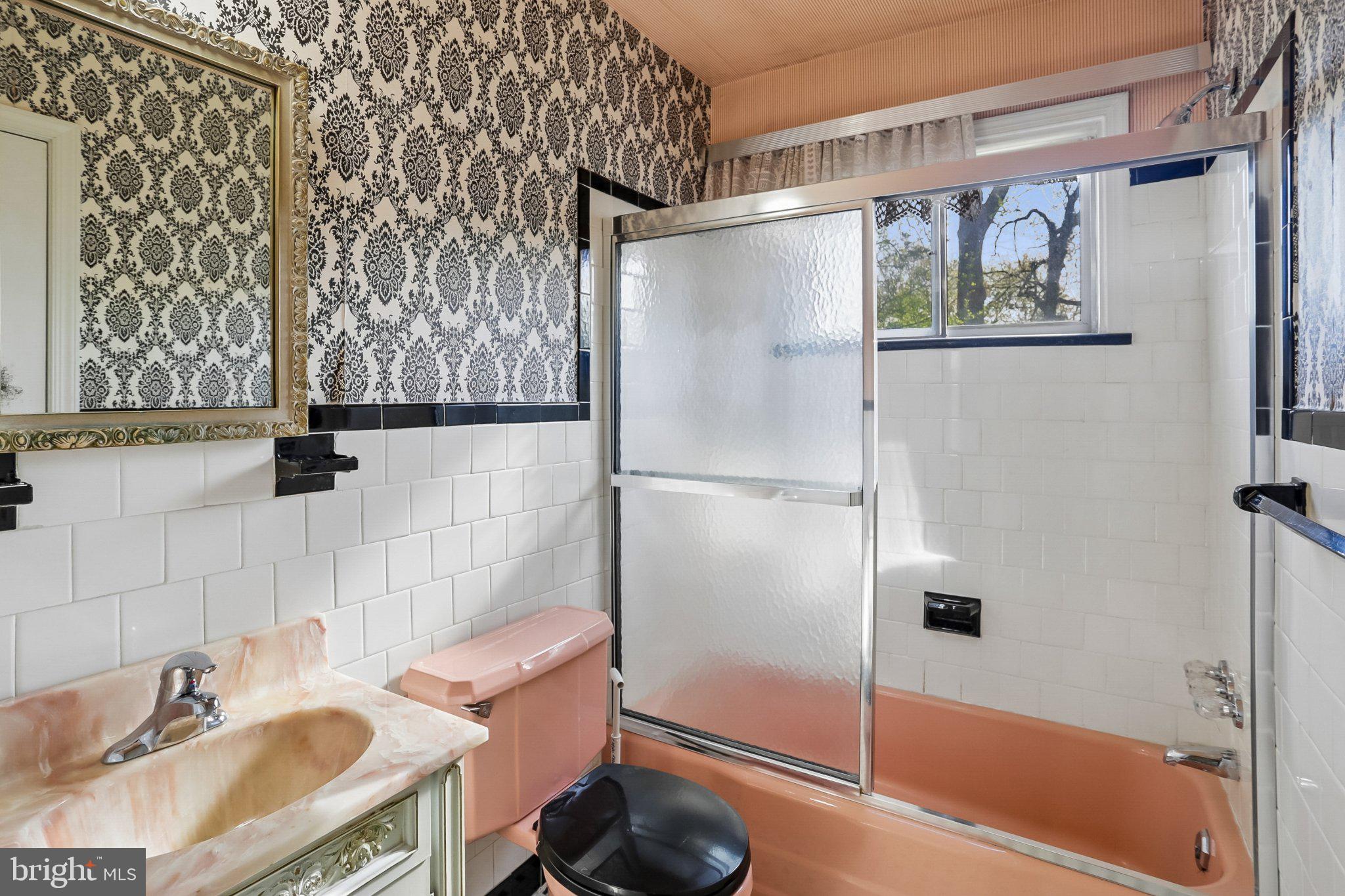 WHEATON WOODS - Residential