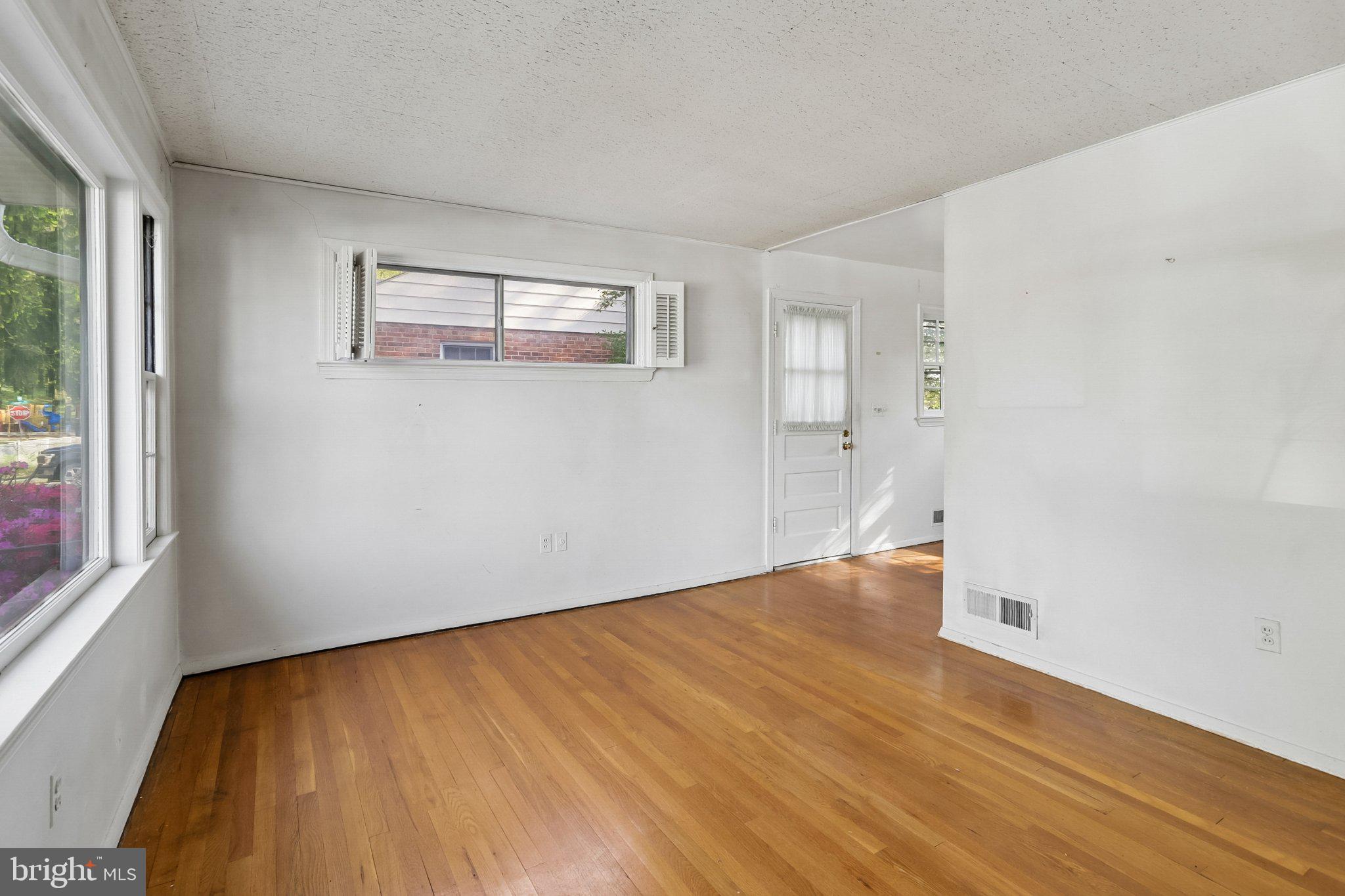 WHEATON WOODS - Residential