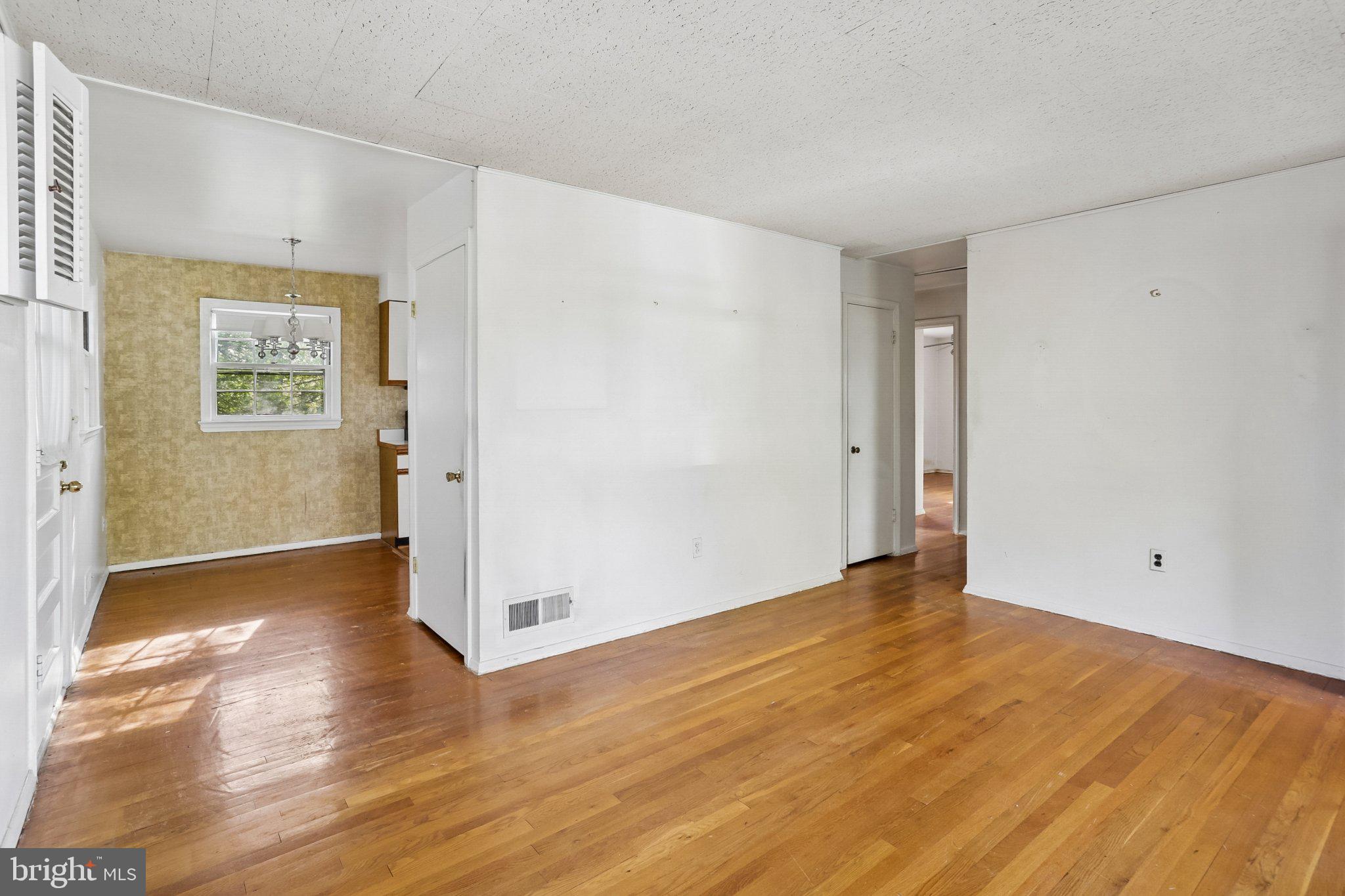 WHEATON WOODS - Residential