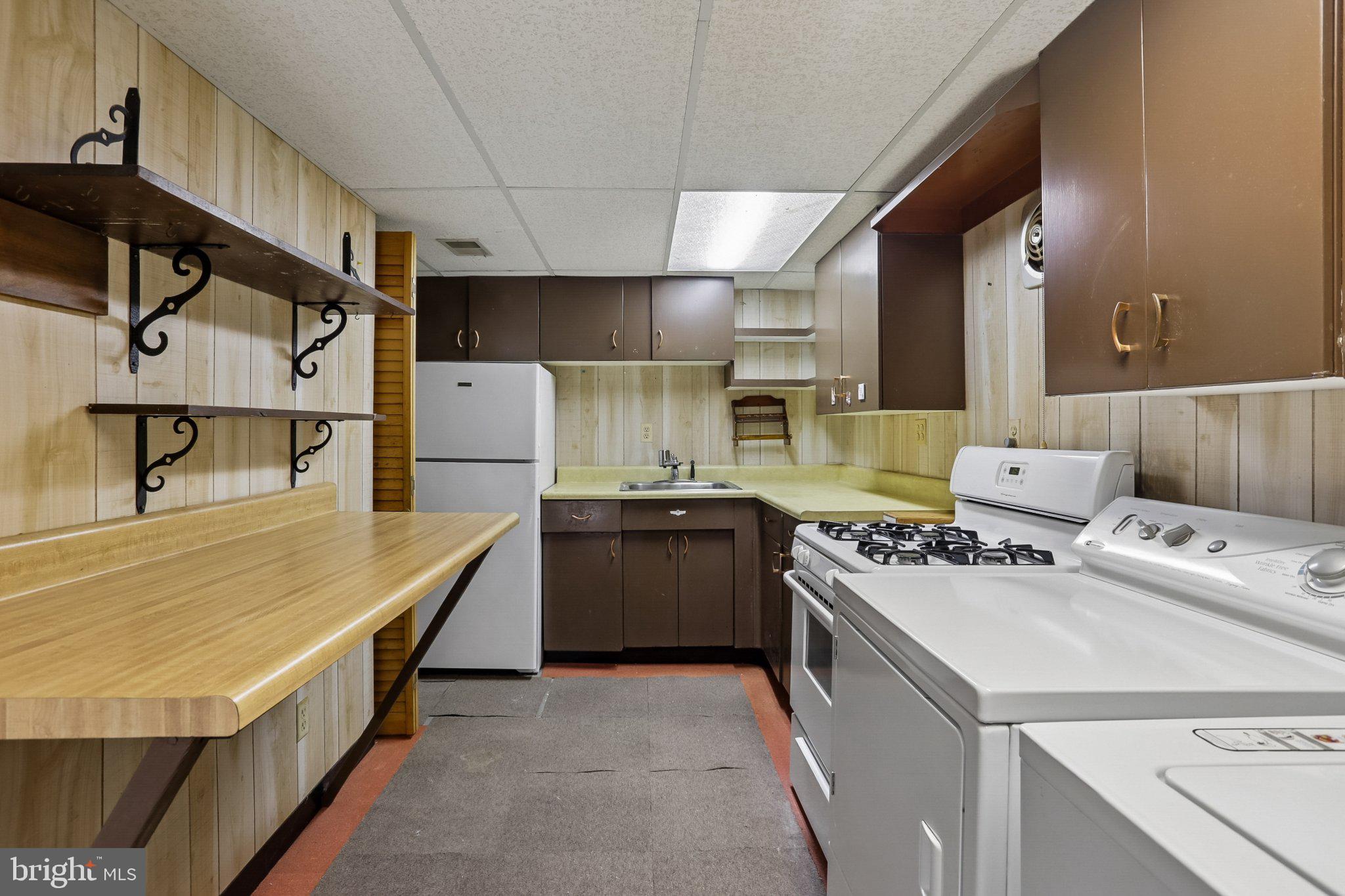 WHEATON WOODS - Residential