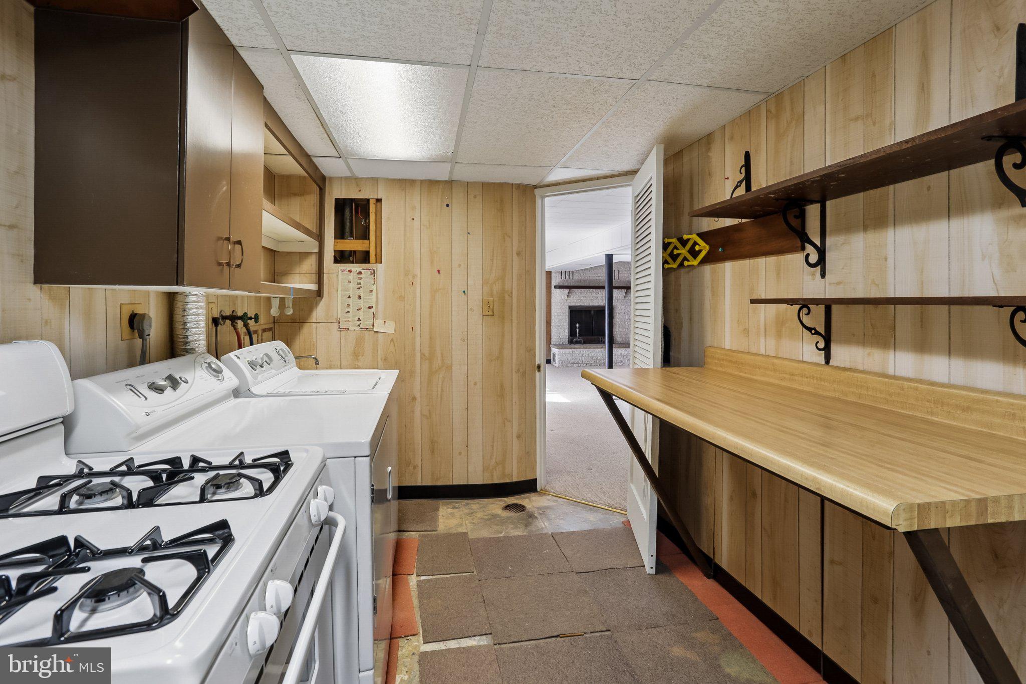 WHEATON WOODS - Residential