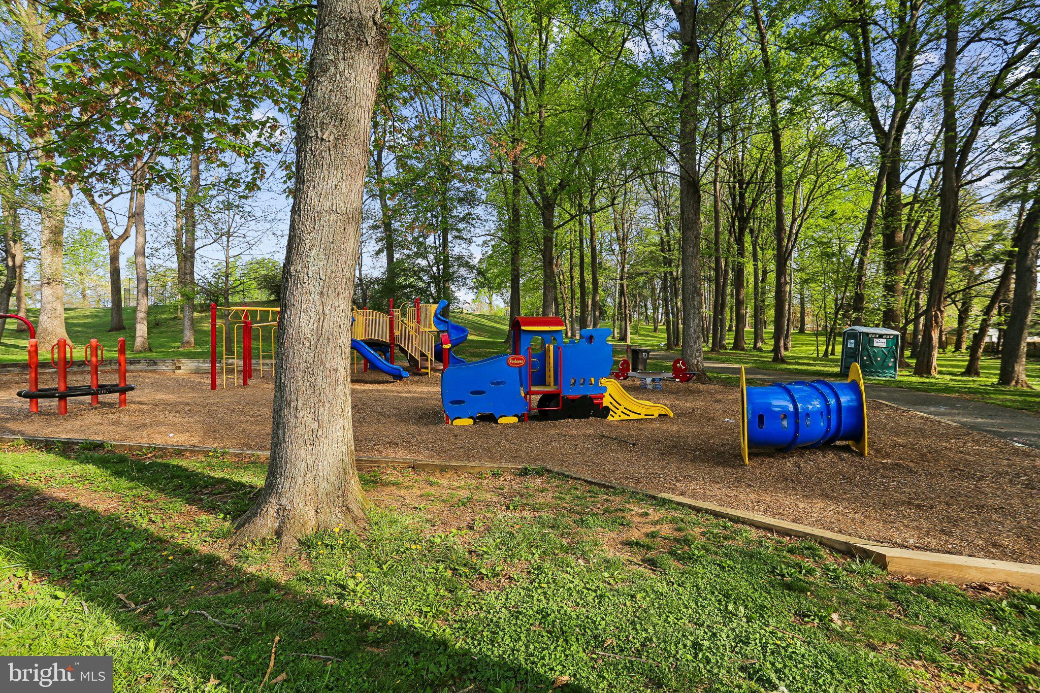 WHEATON WOODS - Residential