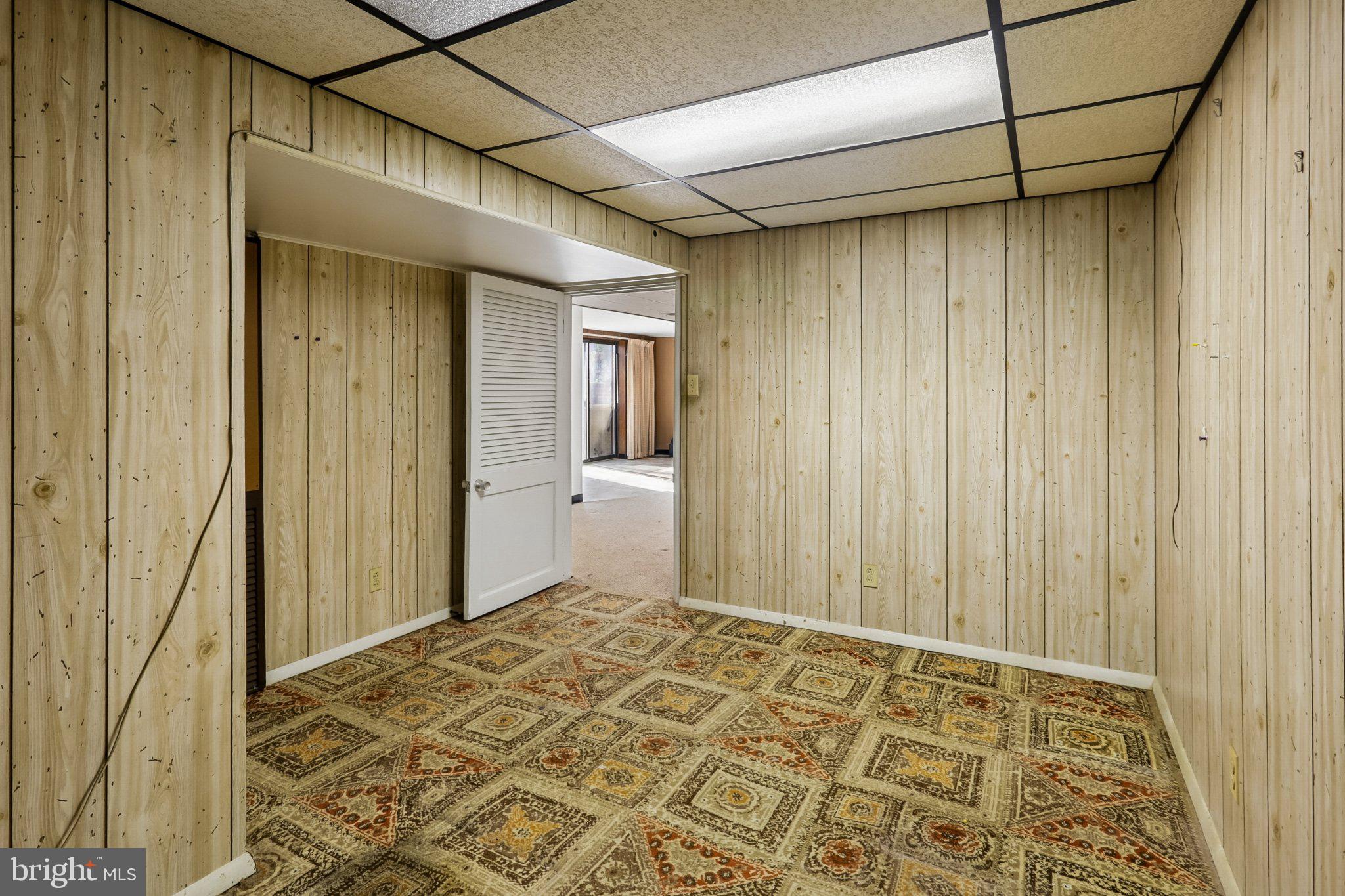 WHEATON WOODS - Residential