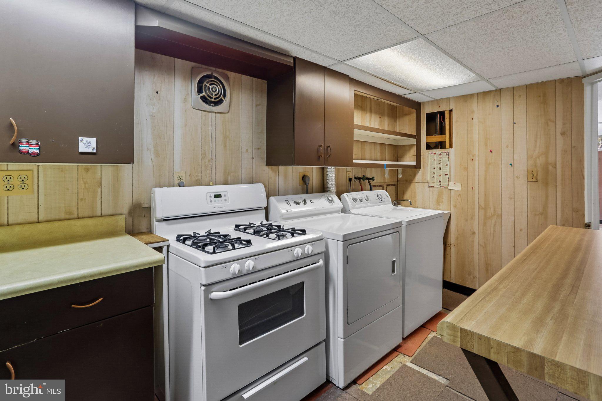 WHEATON WOODS - Residential