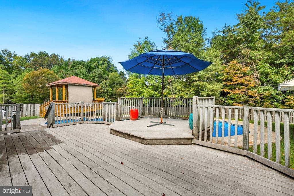 SNOWDEN POND - Residential