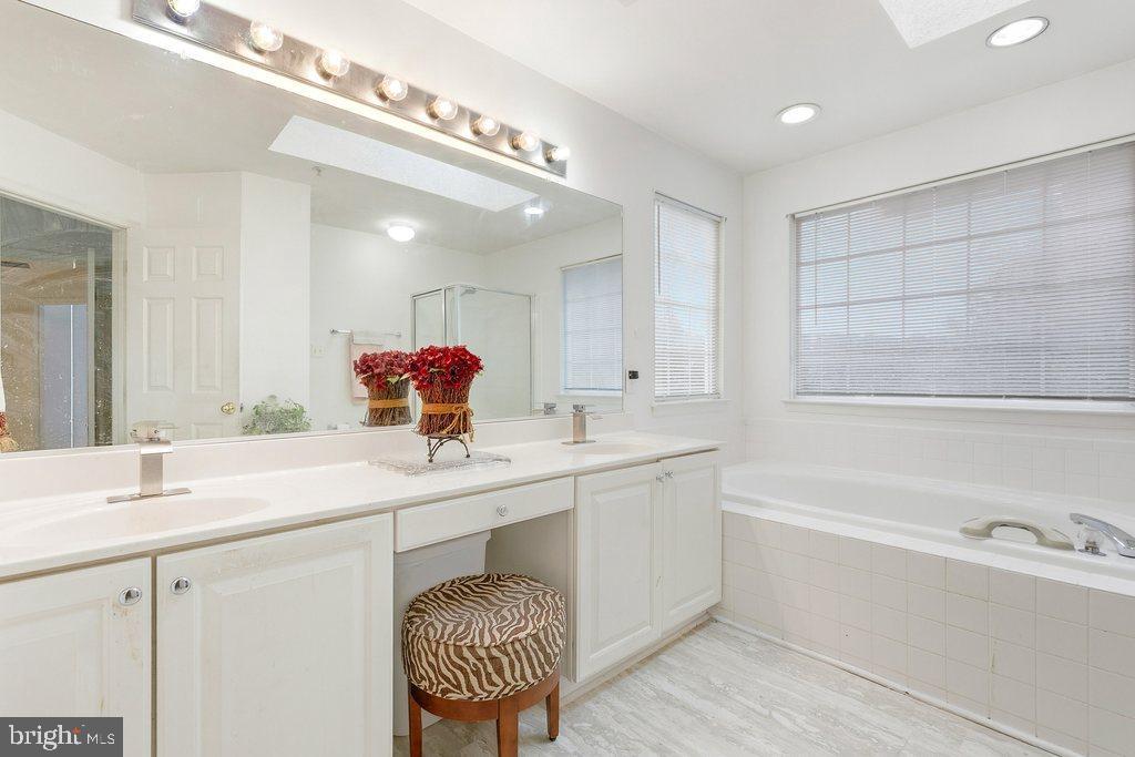 SNOWDEN POND - Residential