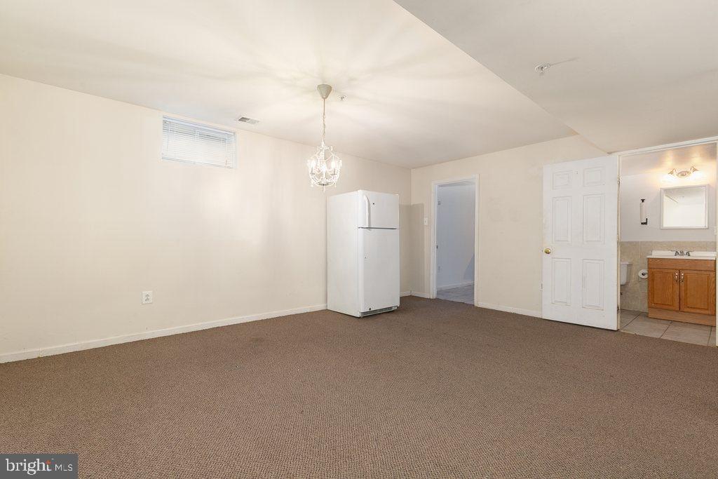 SNOWDEN POND - Residential